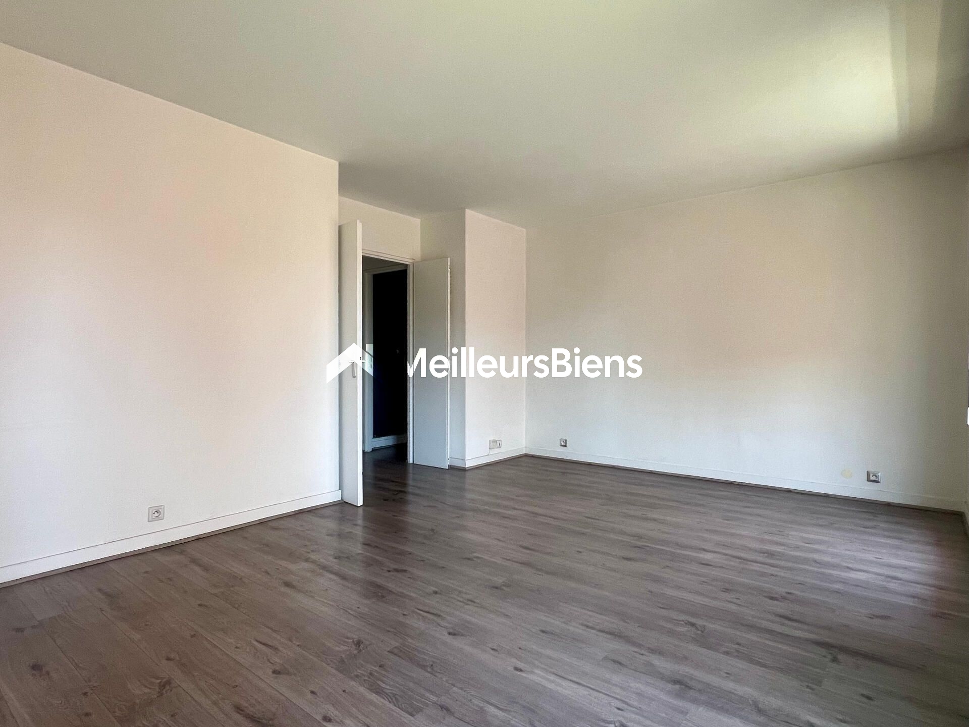 Appartement 3 pièces – Balcon, ascenseur, box fermé en option