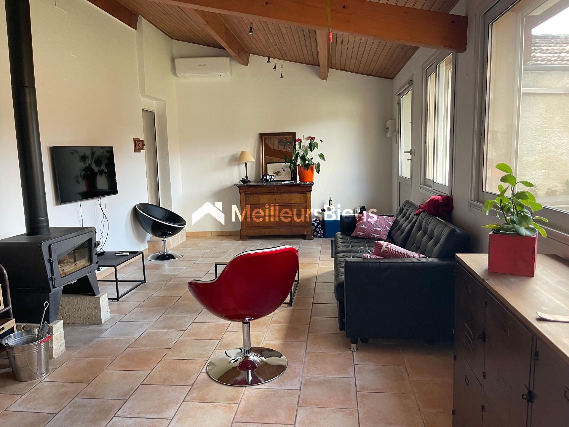 Maison de ville de type T3 bis avec bureau, garage, terrain clôturé + terrain constructible