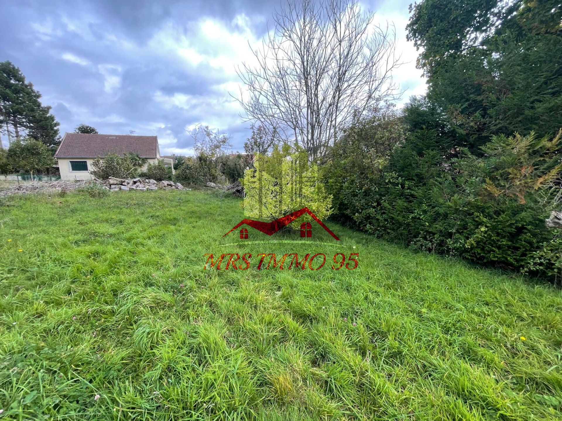 Terrain à bâtir viabilisé, de 200 m2, zone UA