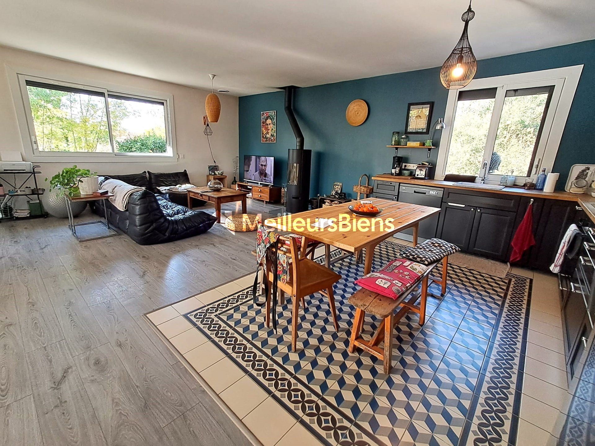 Rare sur le secteur: Villa rénovée avec grand séjour lumineux, jardin et garage