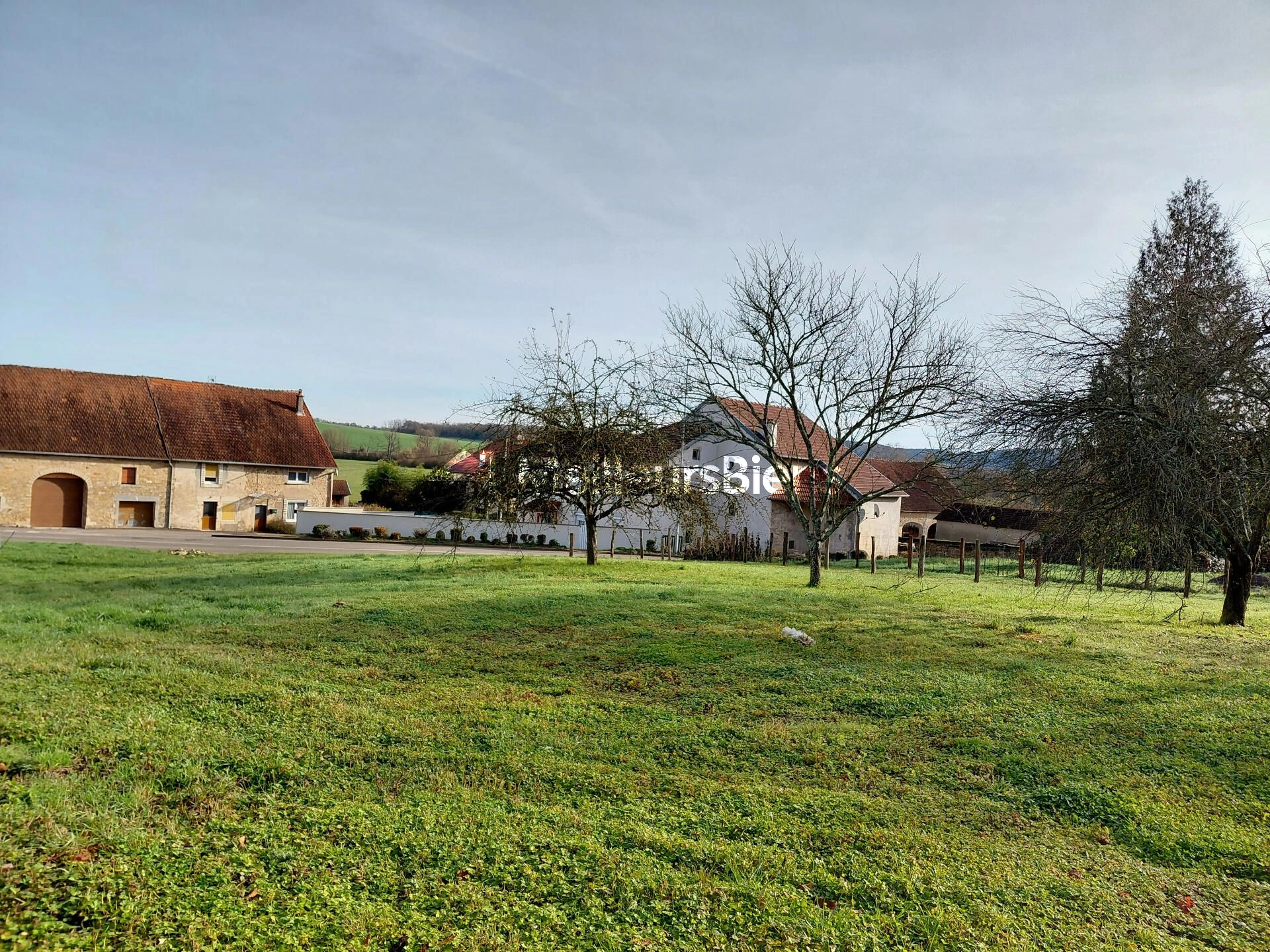 10min de Vesoul, terrain de 13,93 ares