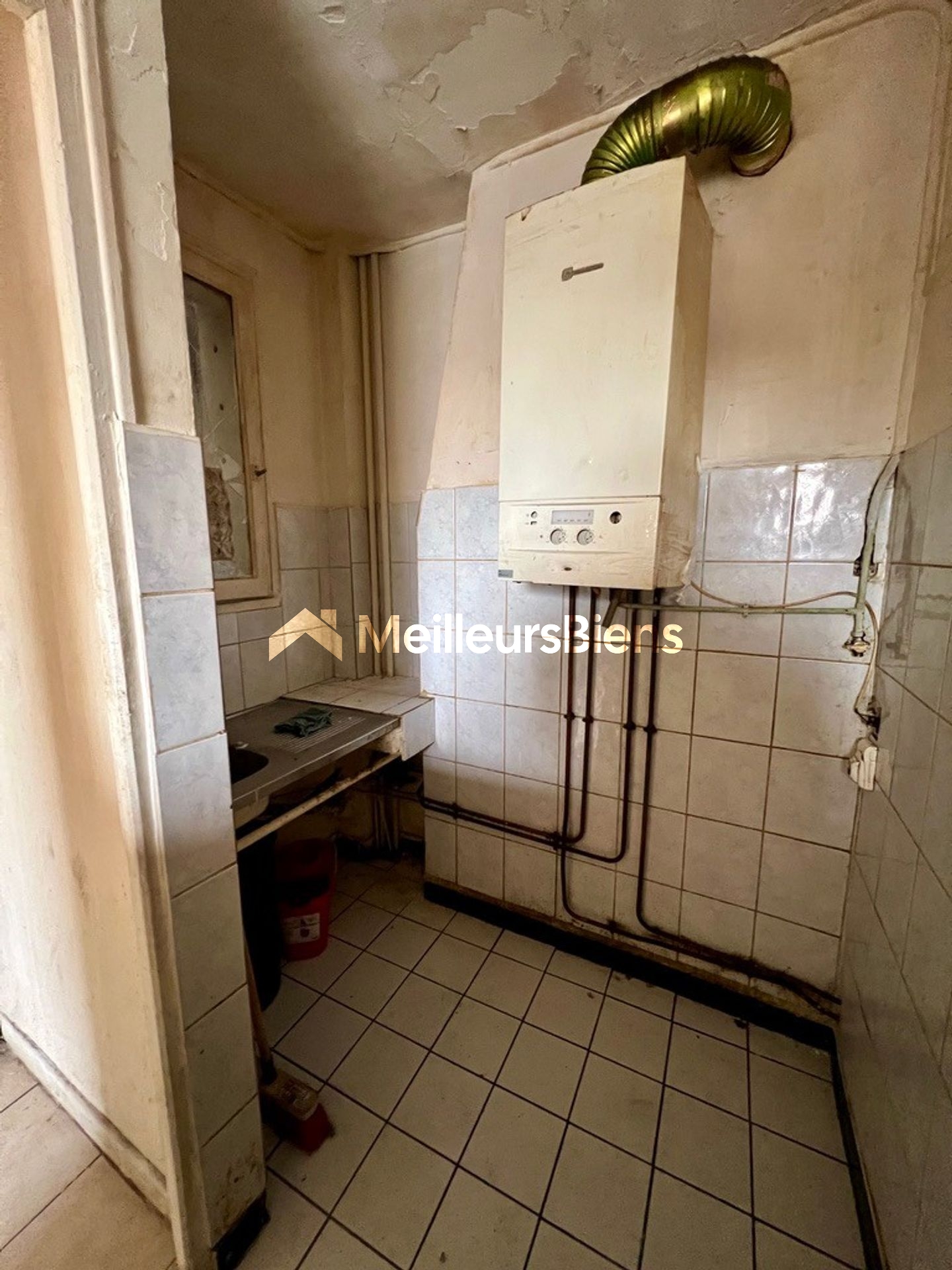 Studio à rénover – investissement clé en main – Puces / Marché Dauphine