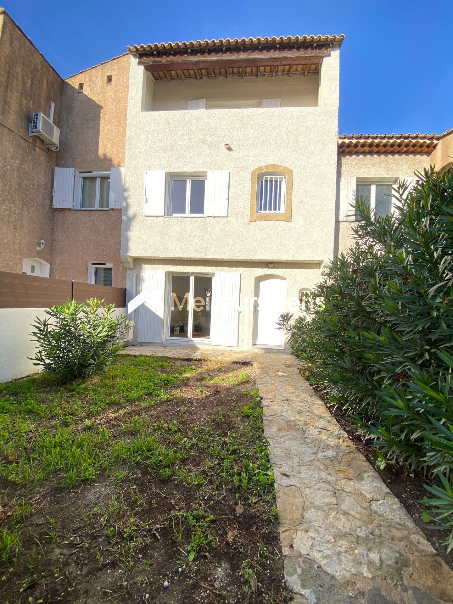 Jolie Maison mitoyenne T6 de 110m2 fraîchement rénovée
