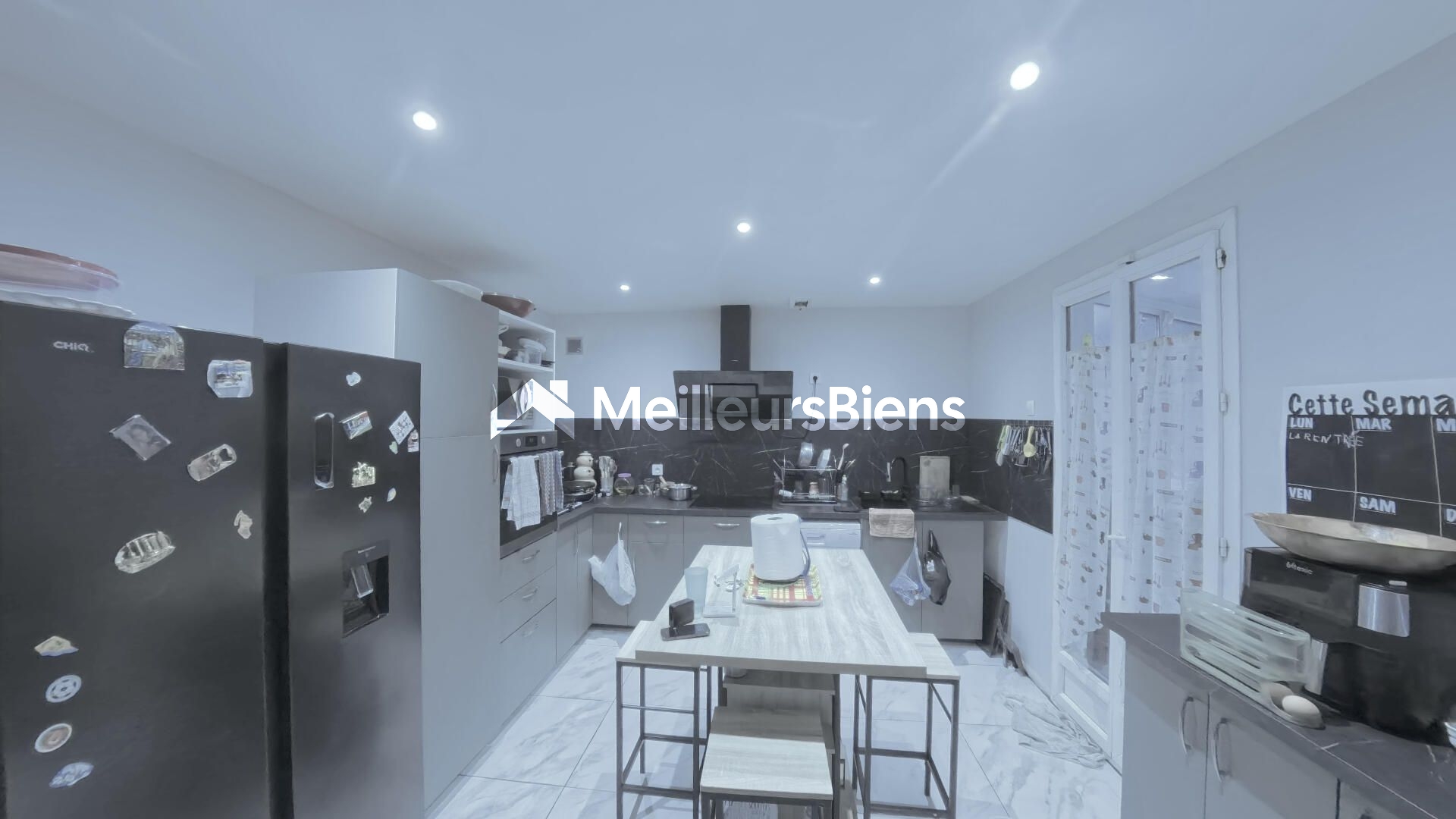 LE THILLAY – Grand pavillon familial + dépendance F2 – Jardin 450 m², secteur calme et agréable, les plus : la surface, le confort et des possibilités d’aménagement.