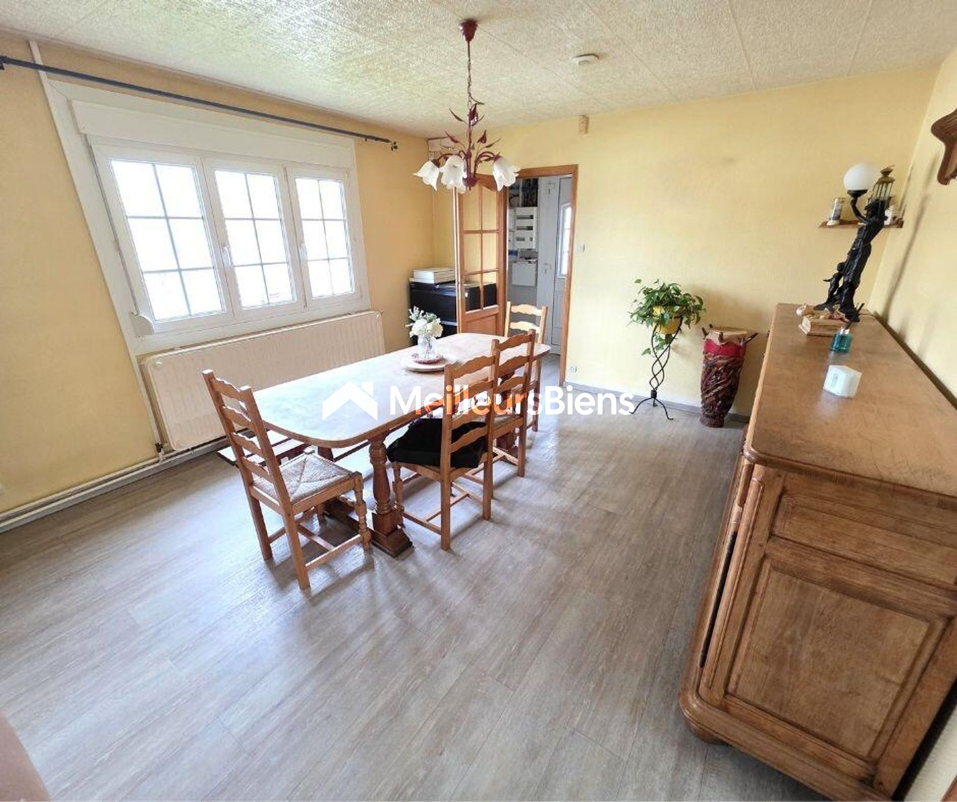 Joli plain pied semi-individuel avec deux chambres