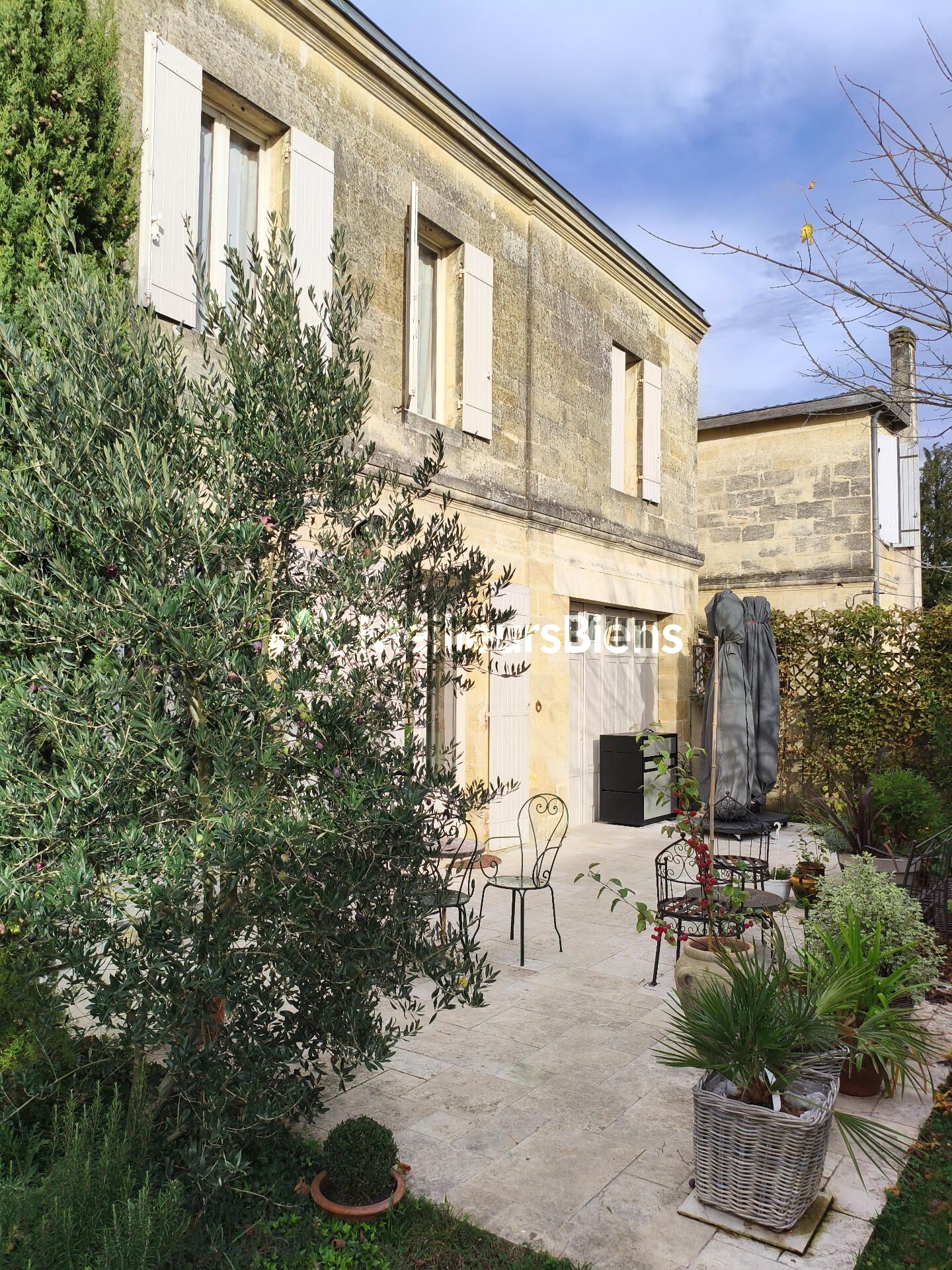 MAISON 6 PIECES DE 205 M2