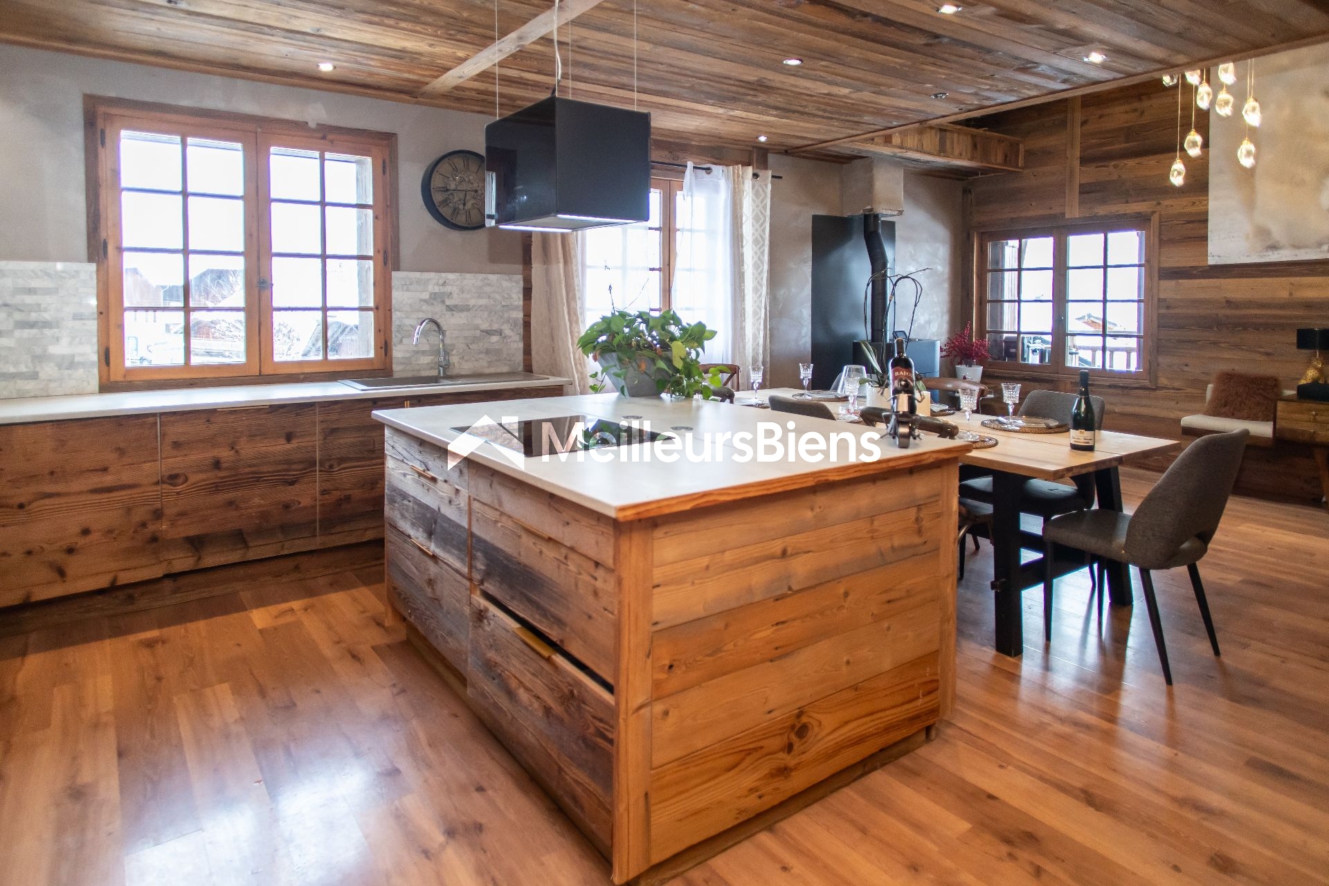 Morzine – Chalet mitoyen de 220 m² avec appartement indépendant