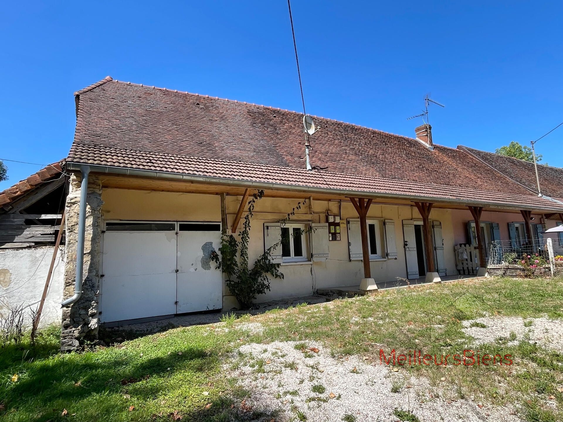 Maison 2 chambres à rénover avec du terrain