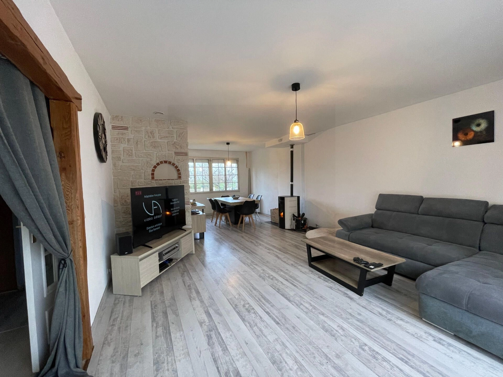 Maison de P/pied avec grand terrain et garage