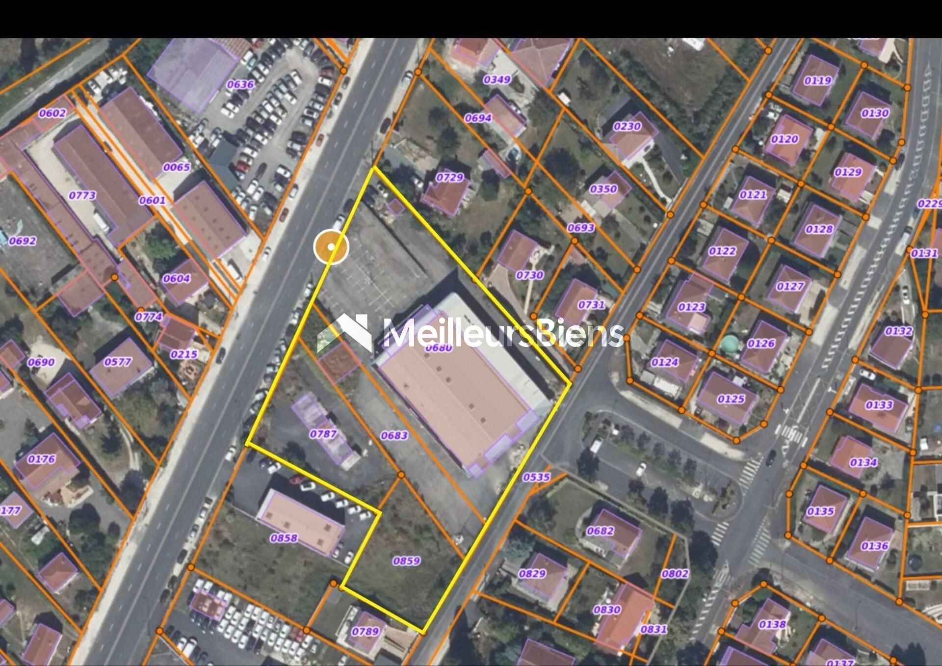 FONCIER COMMERCIAL 6 723 m² AVEC BÂTIMENT EXISTANT 1 200 m² ET POTENTIEL D’EXTENSION 3 000 À 5 000 m² à BOURGES (18)