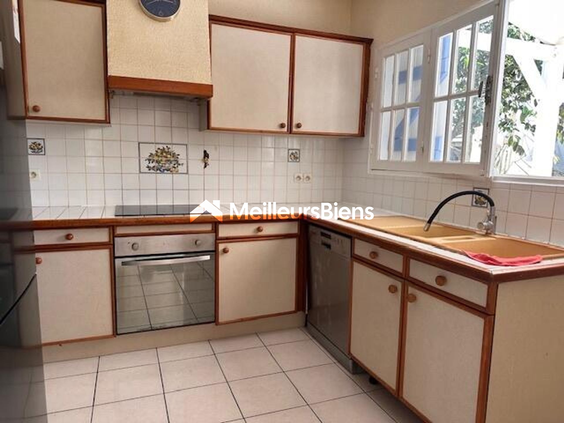 A VENDRE JOLIE VILLA T4 R+1 PROCHE PLAGE BOIS JOLAN SAINTE ANNE