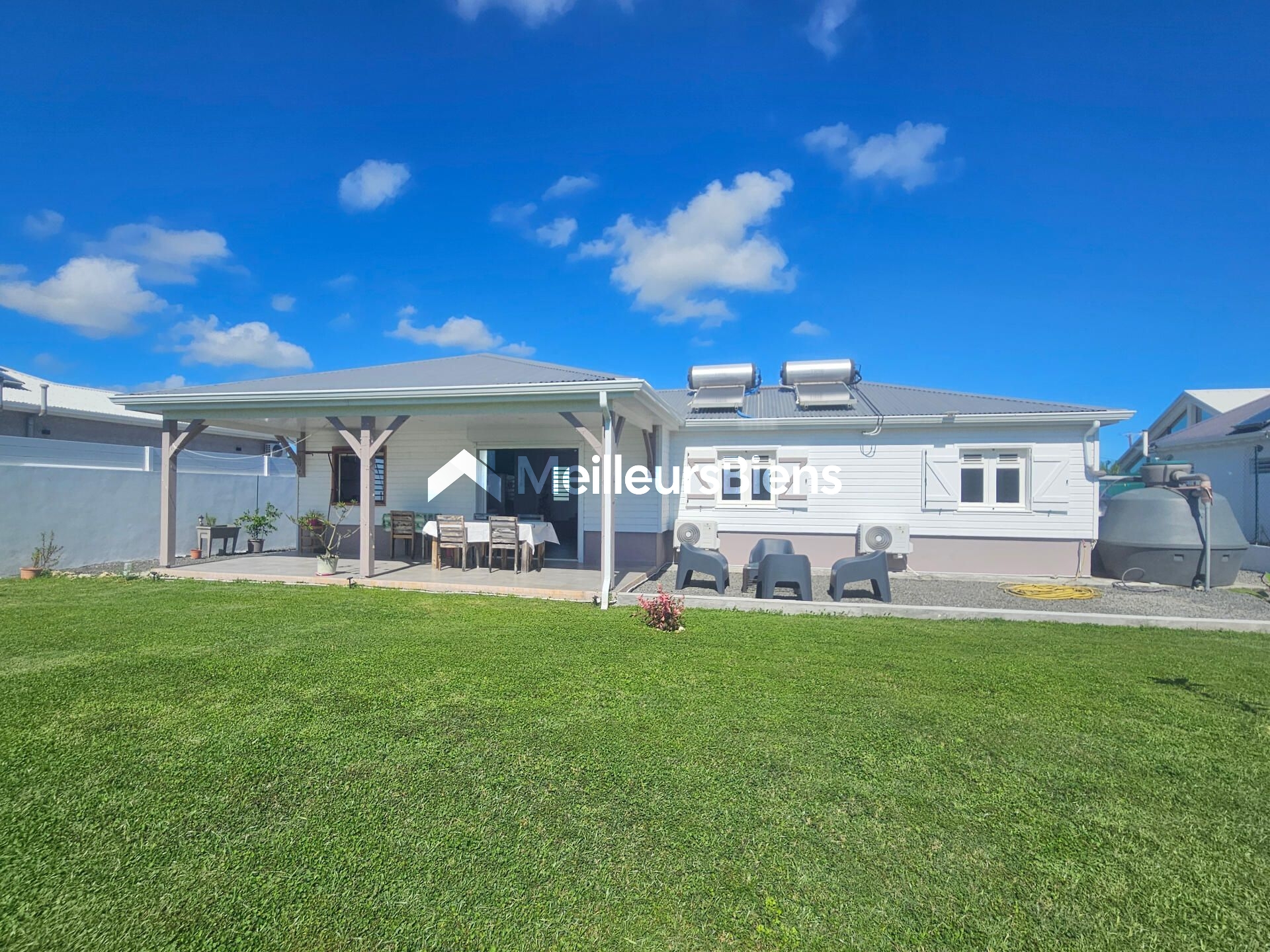 Villa T5 récente sur 1000m2 à Saint-Francois