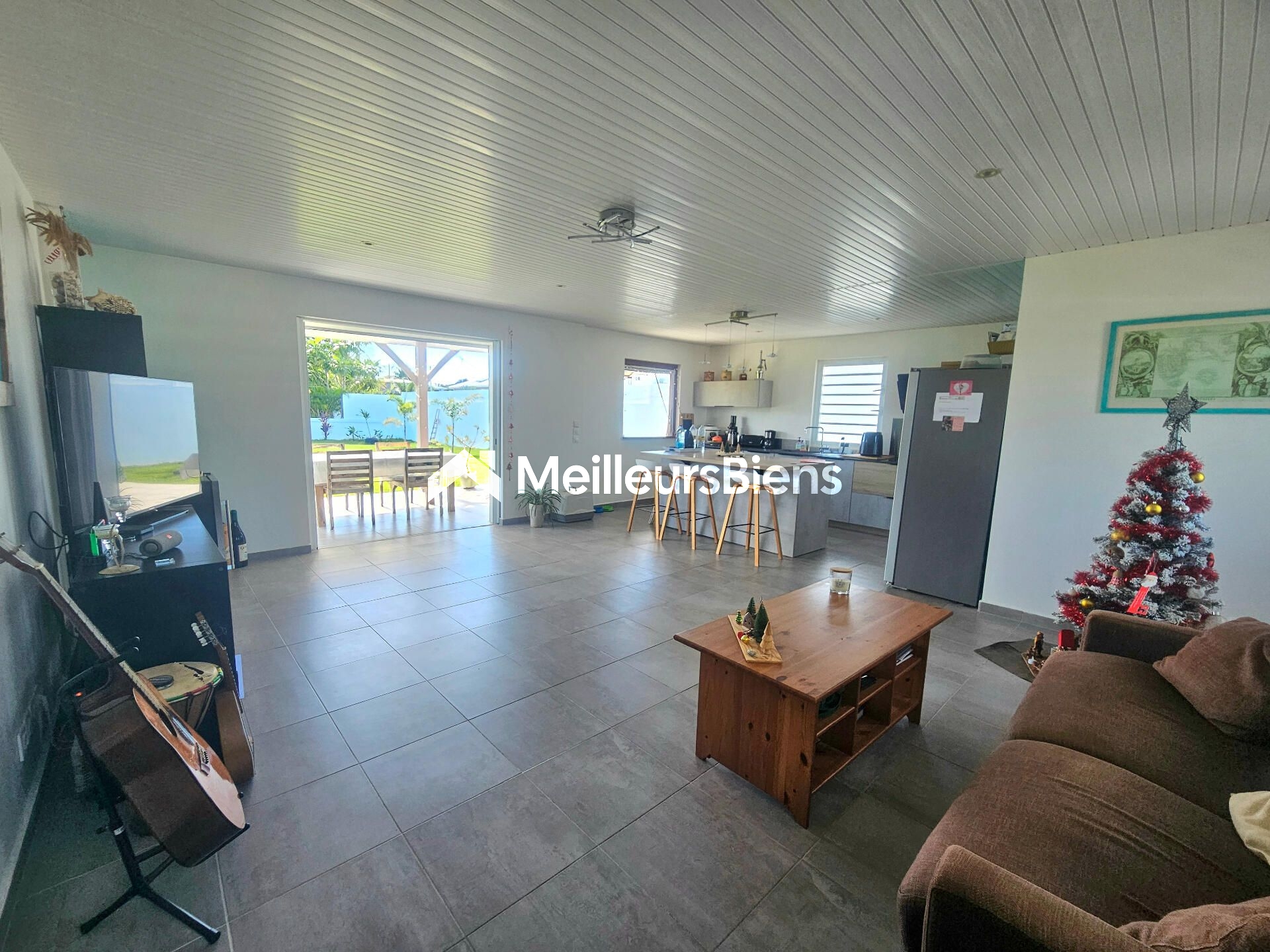 Villa T5 récente sur 1000m2 à Saint-Francois