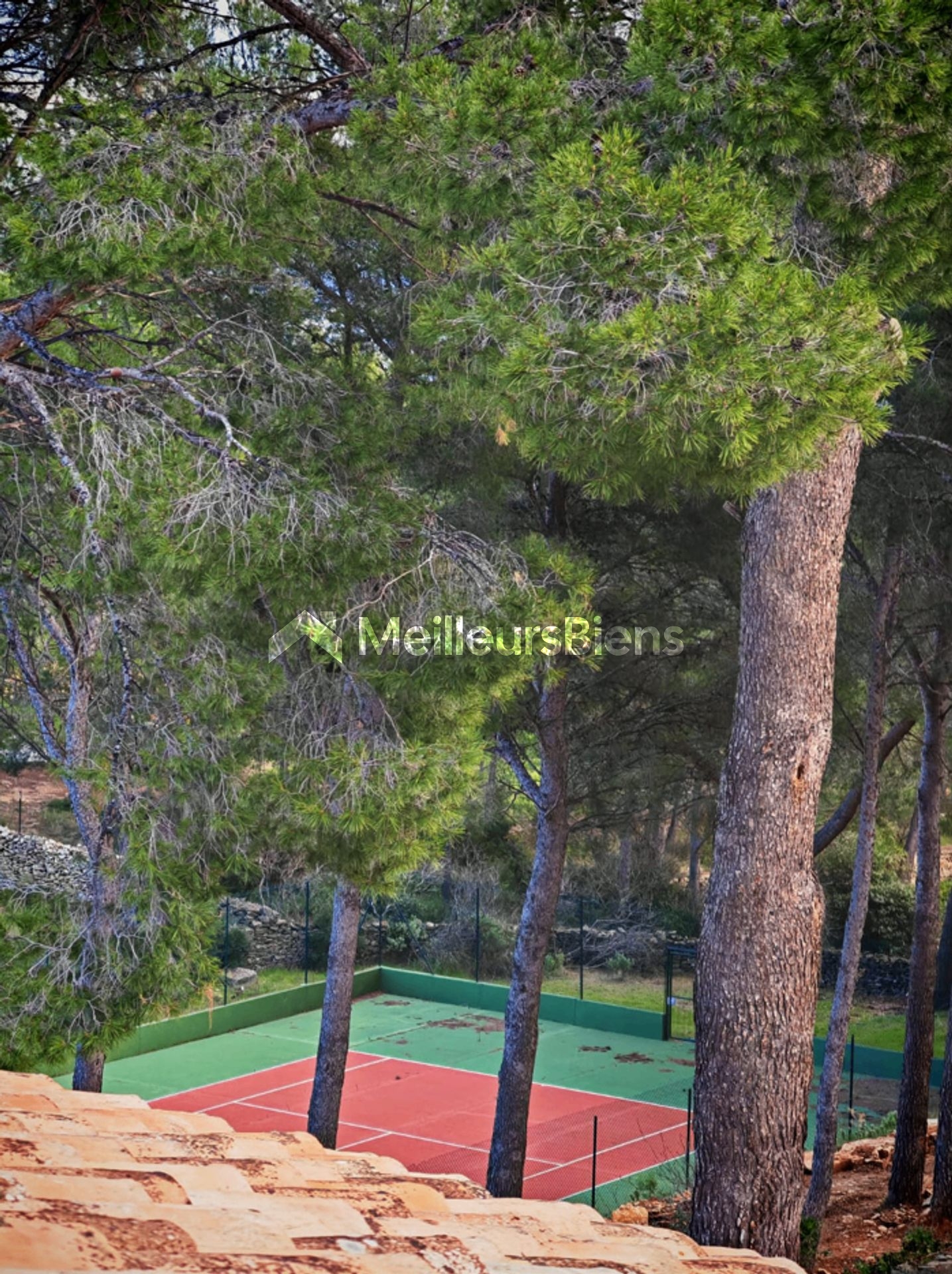 Proprieté 200m² env sur 5000m² + Piscine+Ter Tennis