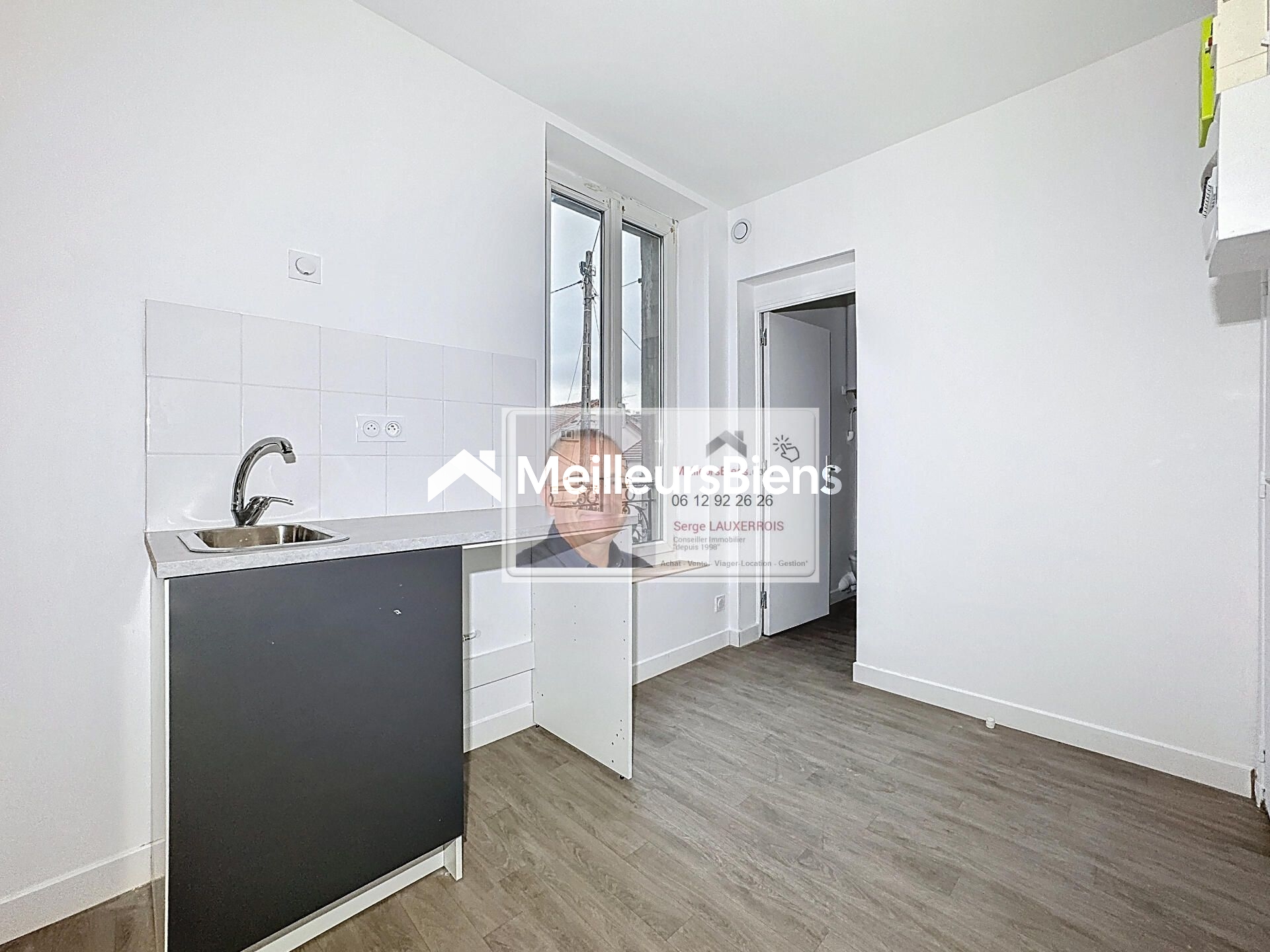 STUDIO À 150 m GARE GAGNY RER E