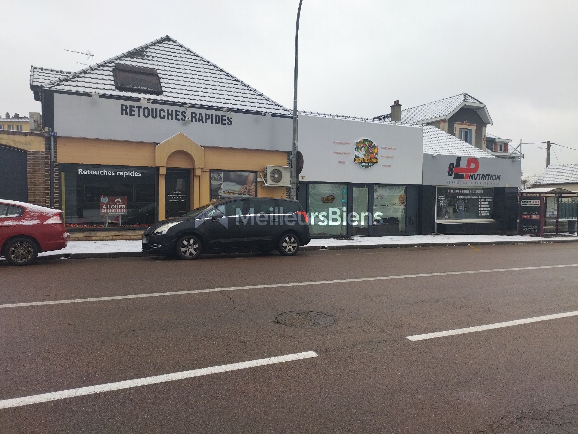 local commercial st julien les villas