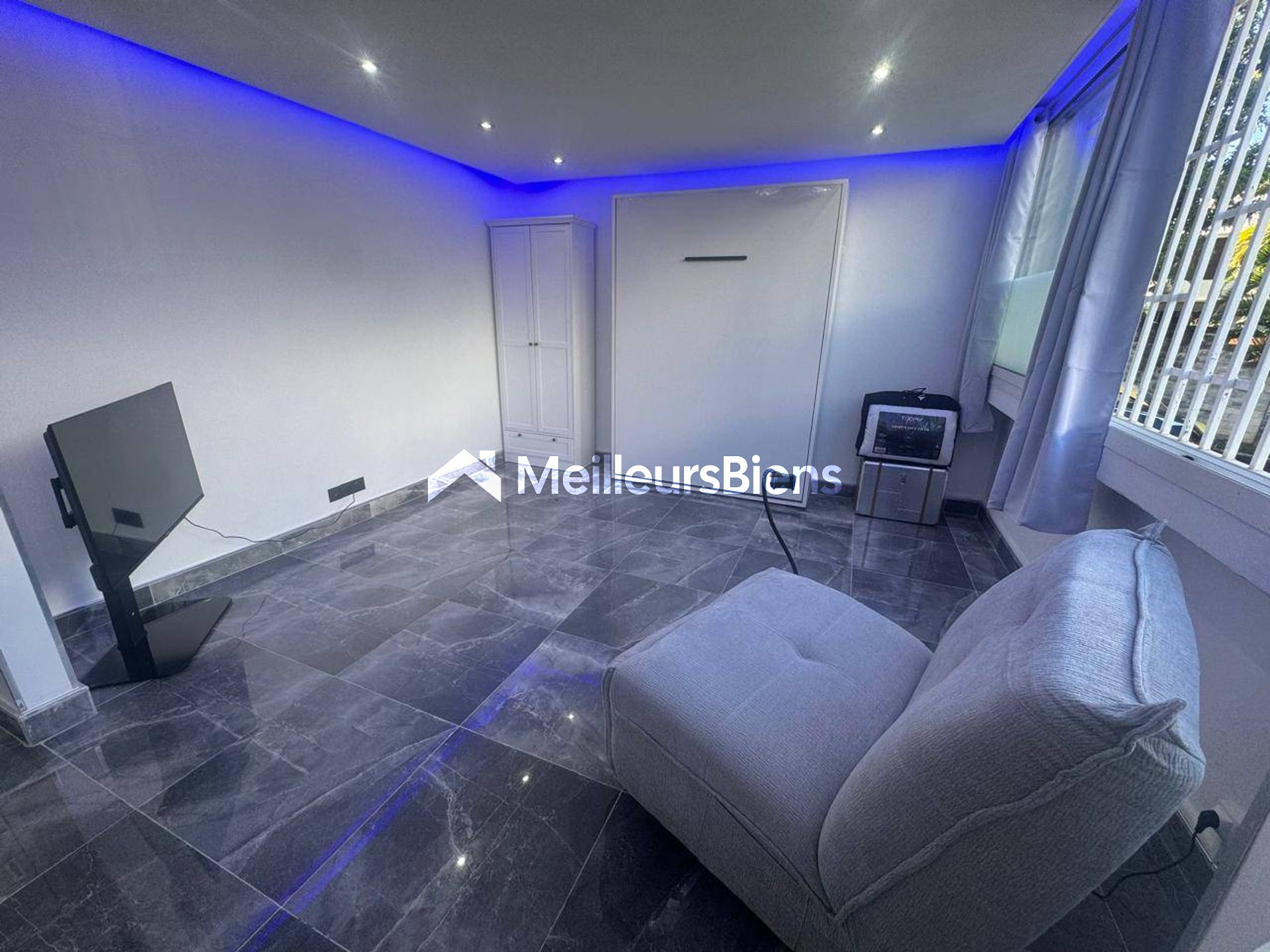STUDIO MEUBLE BAS DU FORT