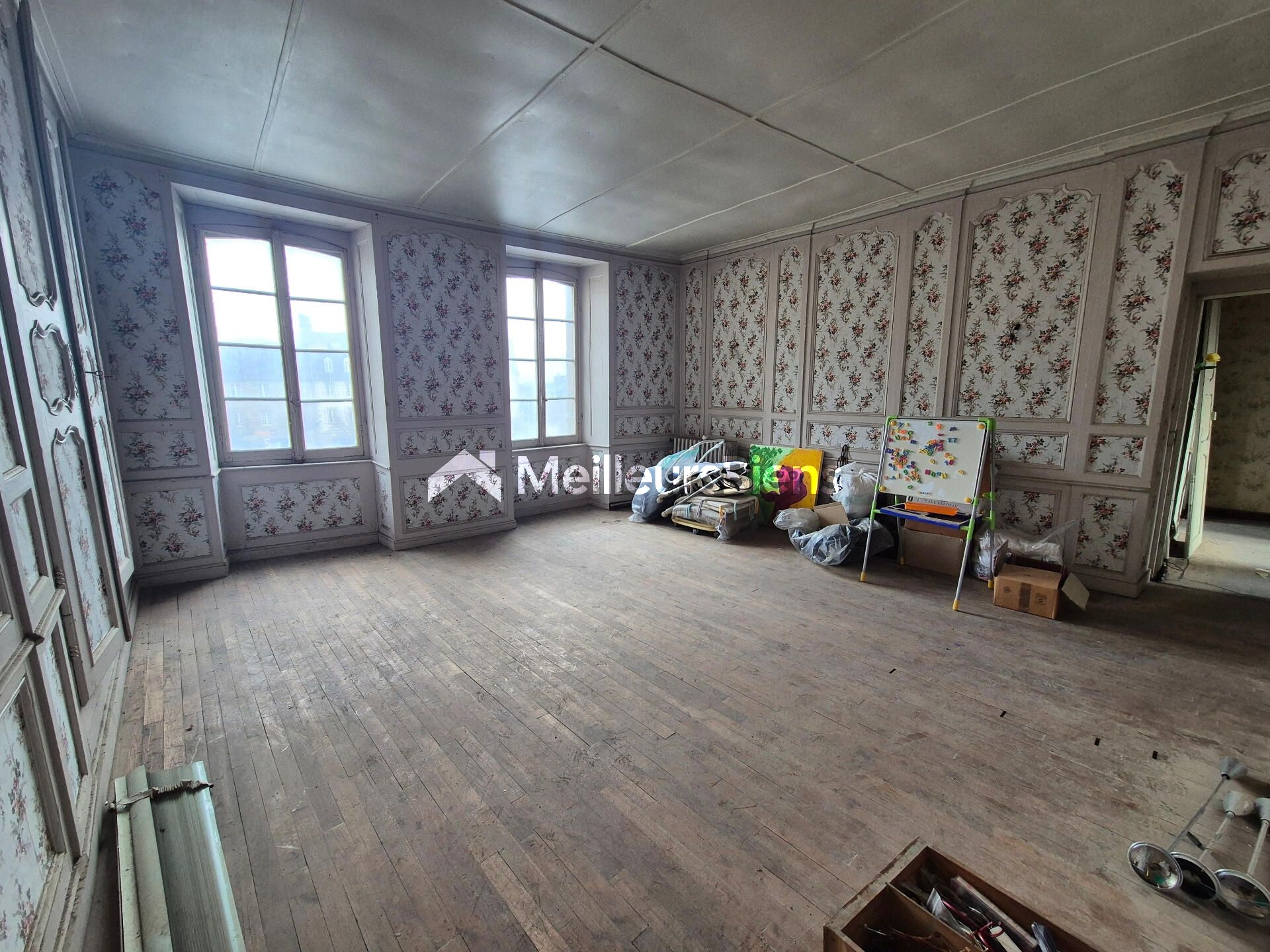 Centre ville immeuble de 8 pièces sur sur une surface de 233m².