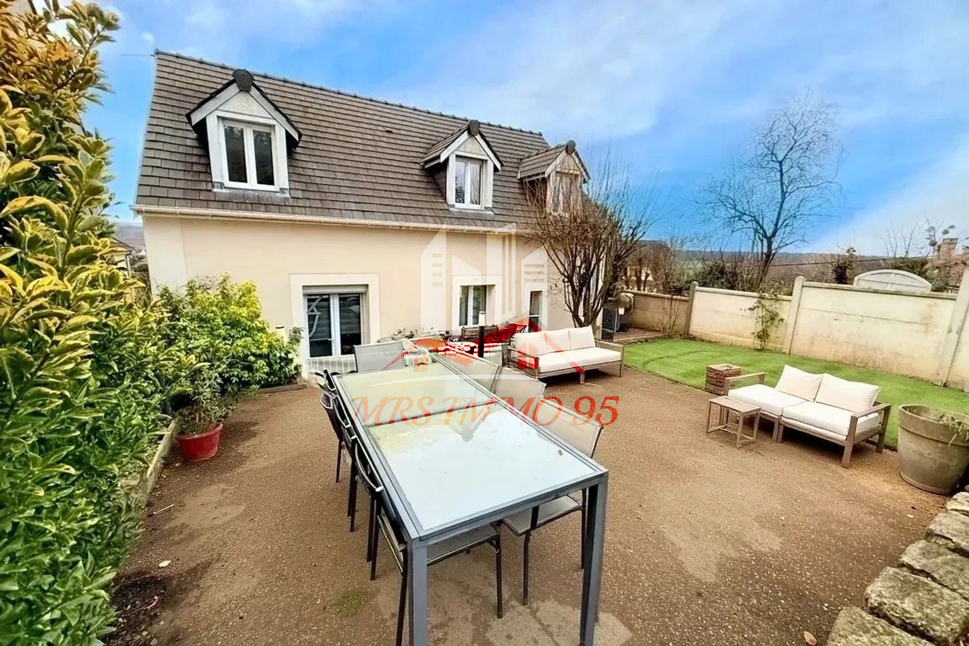 Maison de 122 m2, sur 895 m2 de terrain