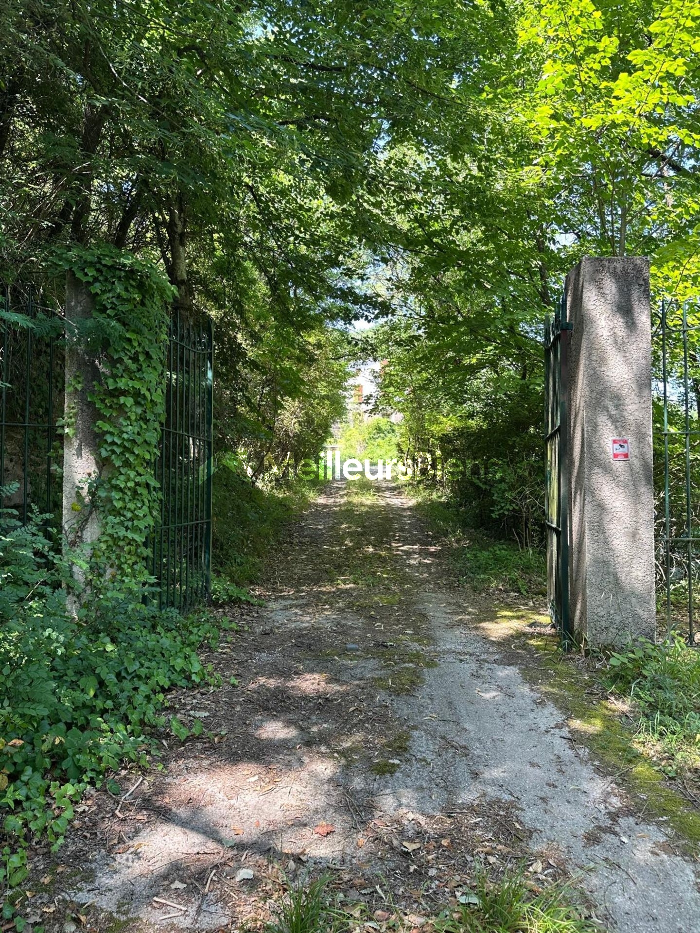Propriété agricole avec terrain de 4 hectares