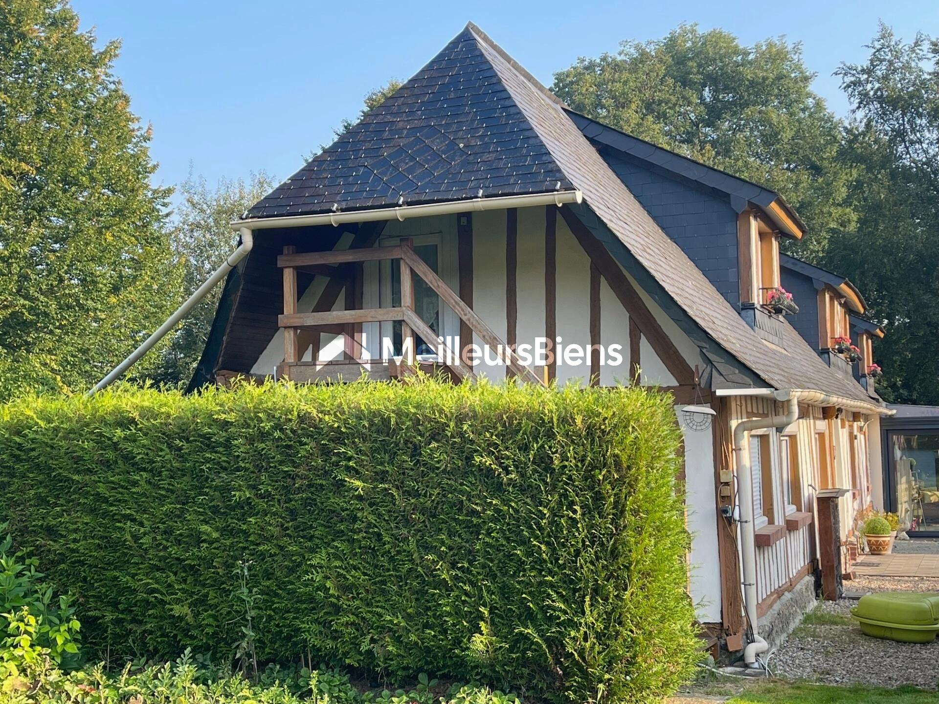 🏡 Longère normande rénovée – 180 m² – 4 chambres – Jardin 3 470 m² – Garage 80 m²  📍 Ouville-l’Abbaye – Proche de Yerville