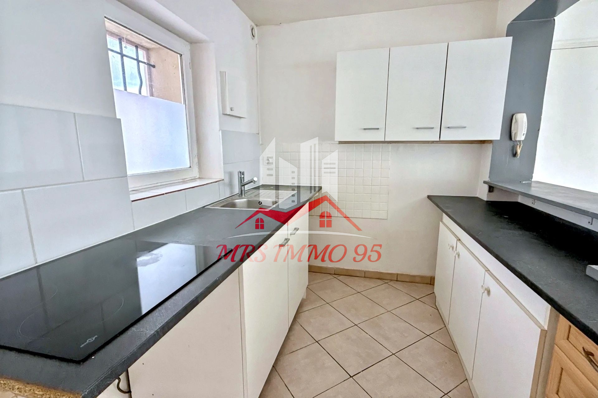 Appartement F2 Rez-de-chaussée avec  parking