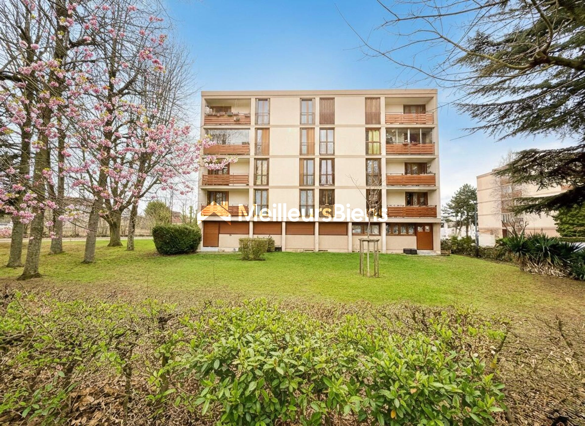 F3 AVEC BALCON – QUARTIER ÉPINE GUYON