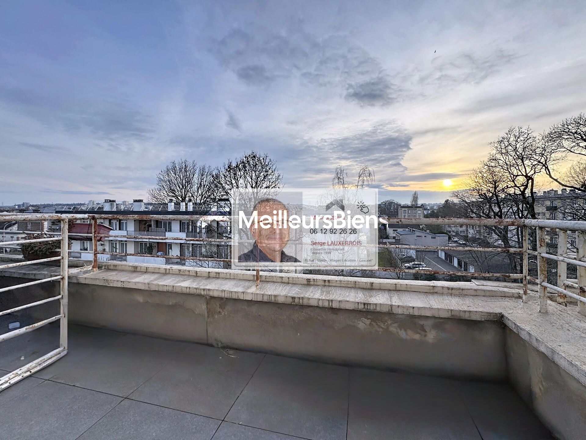 STUDETTE AVEC TERRASSE