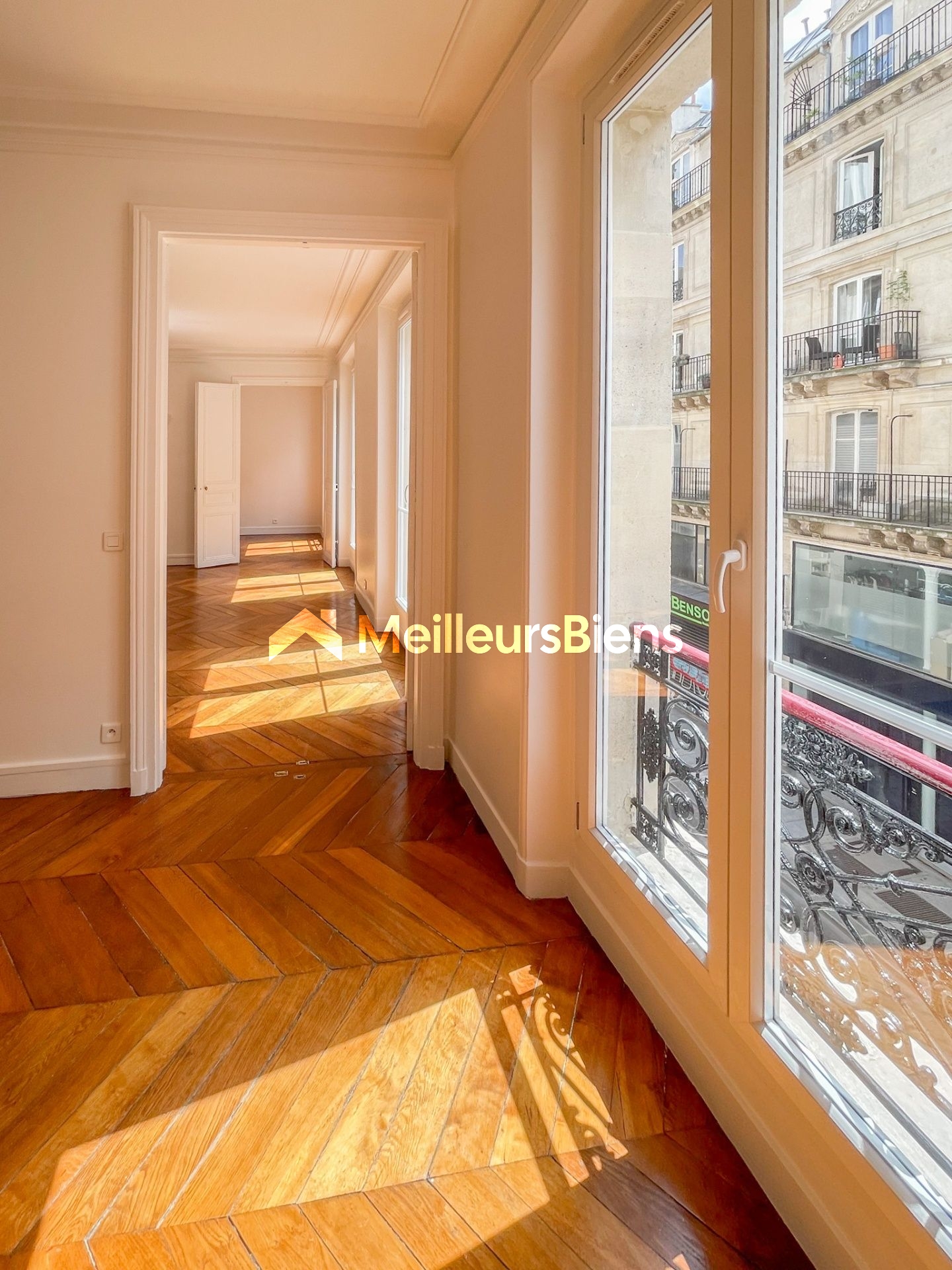 Paris 2ème - A LOUER - Magnifique 5 Pièces de 127 m² avec balcon