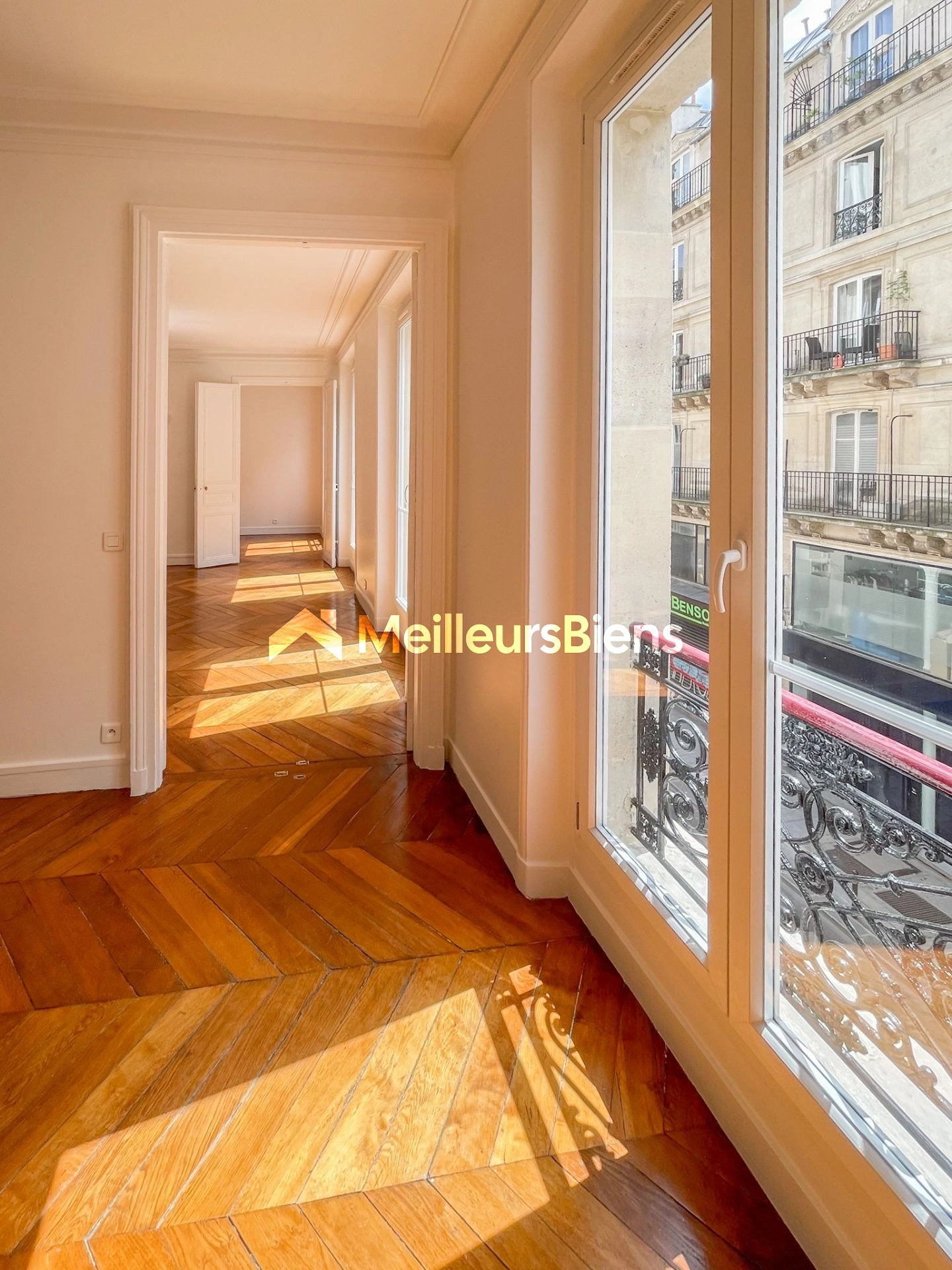 Paris 2ème - A LOUER - Magnifique 5 Pièces de 127 m² avec balcon
