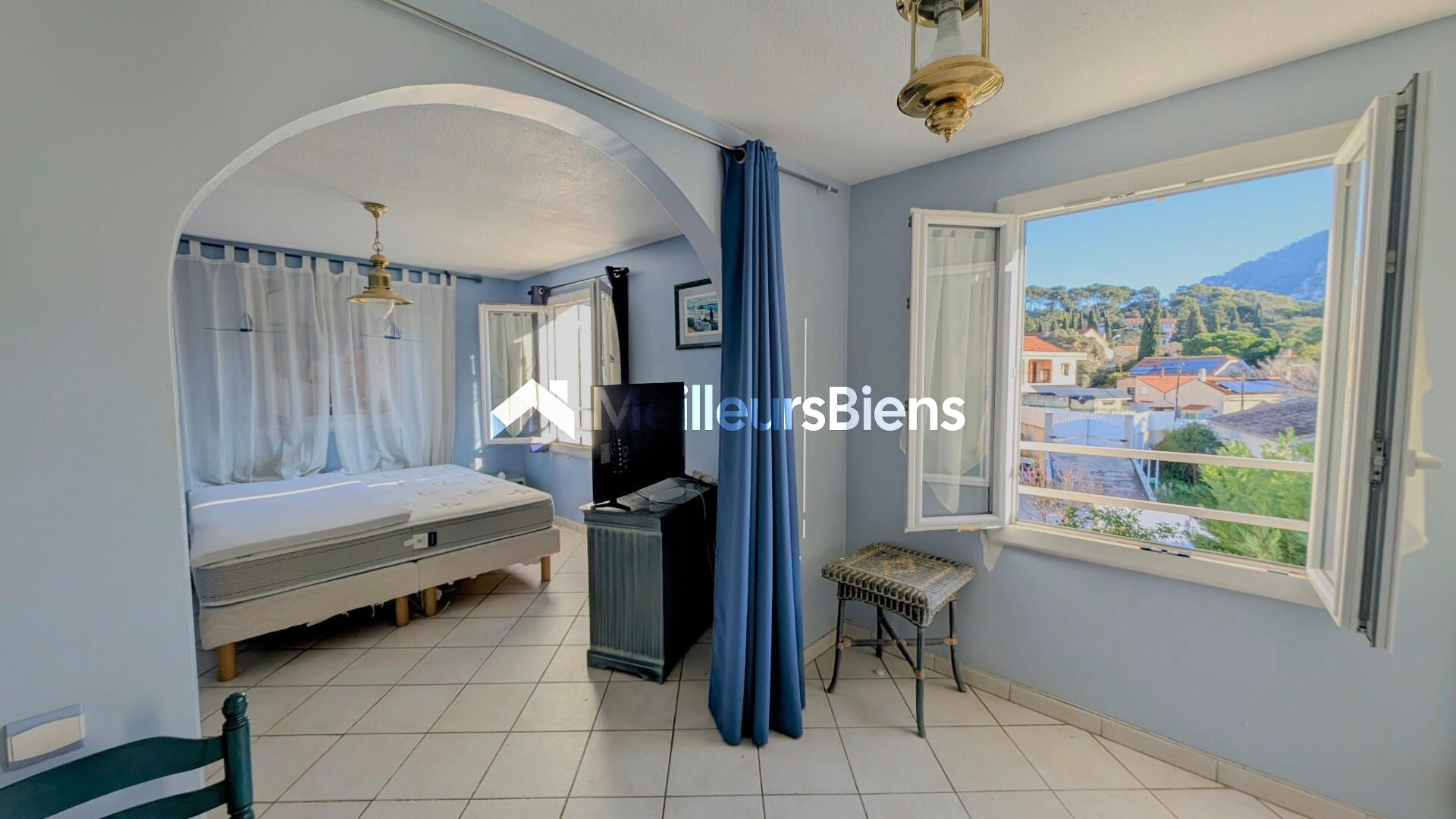 Maison mitoyenne à 300 mètres des 4 chemins