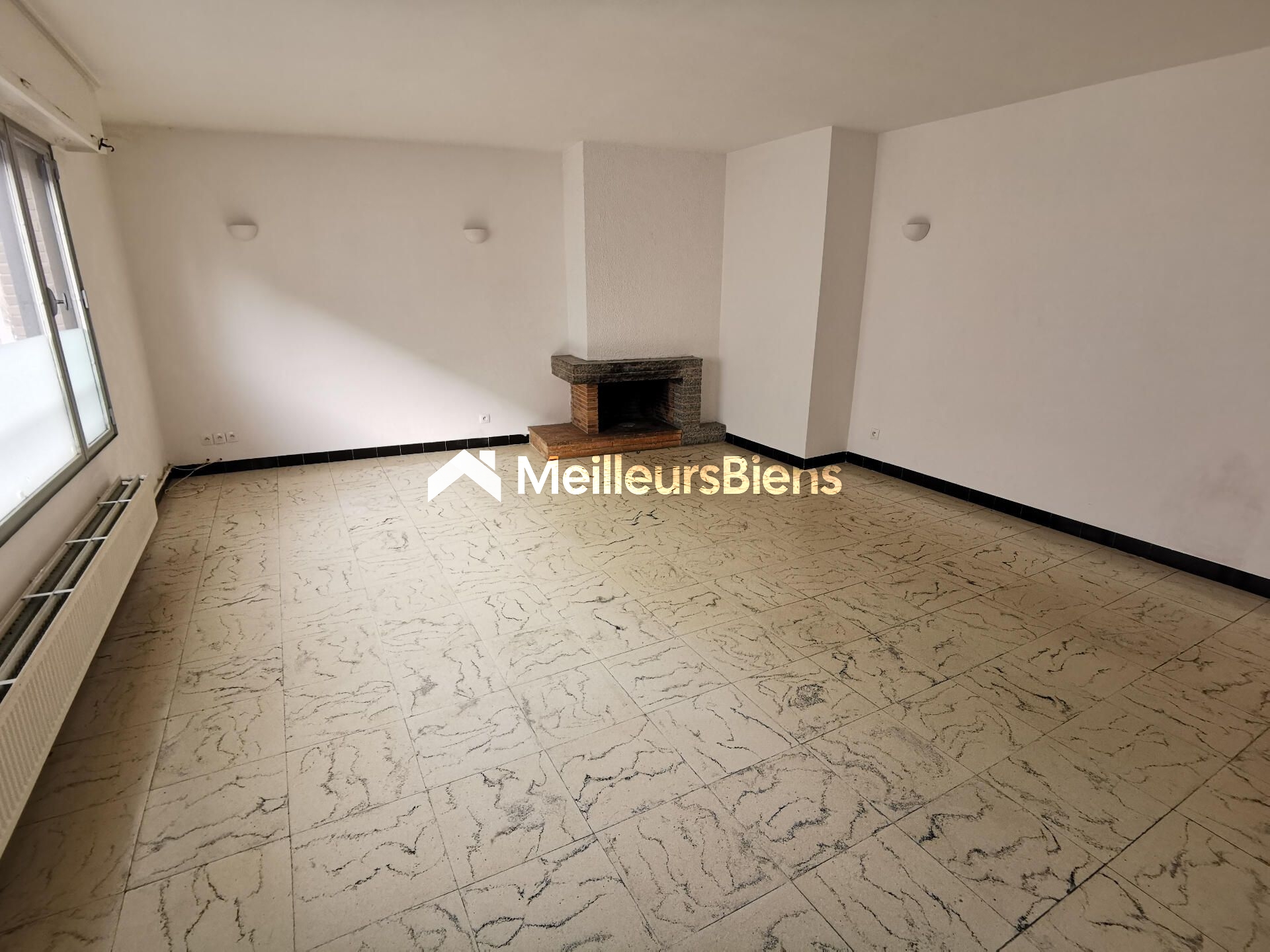 IMMEUBLE SECTEUR PLACE DU NEUF BOURG