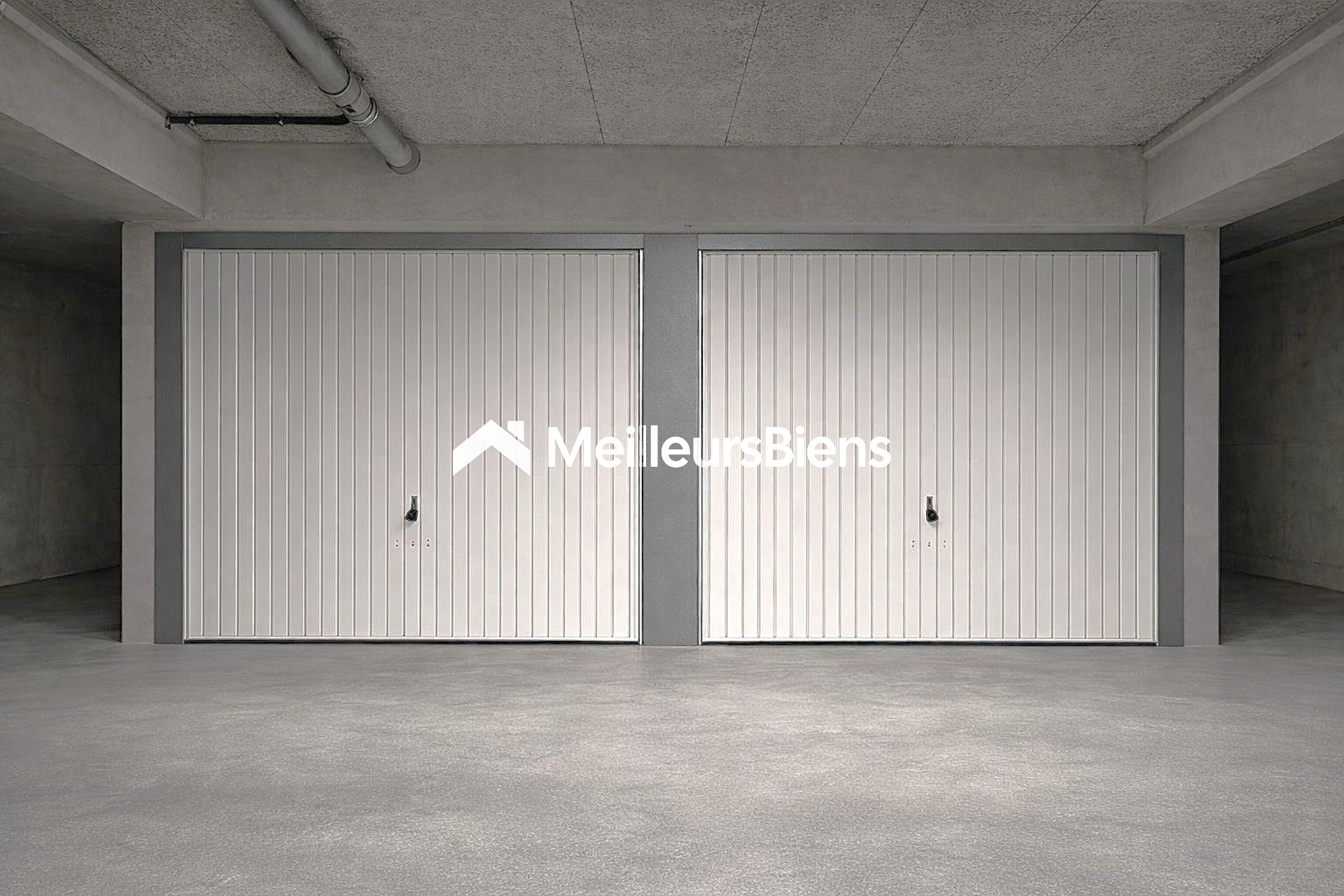 Double Garage en sous-sol.