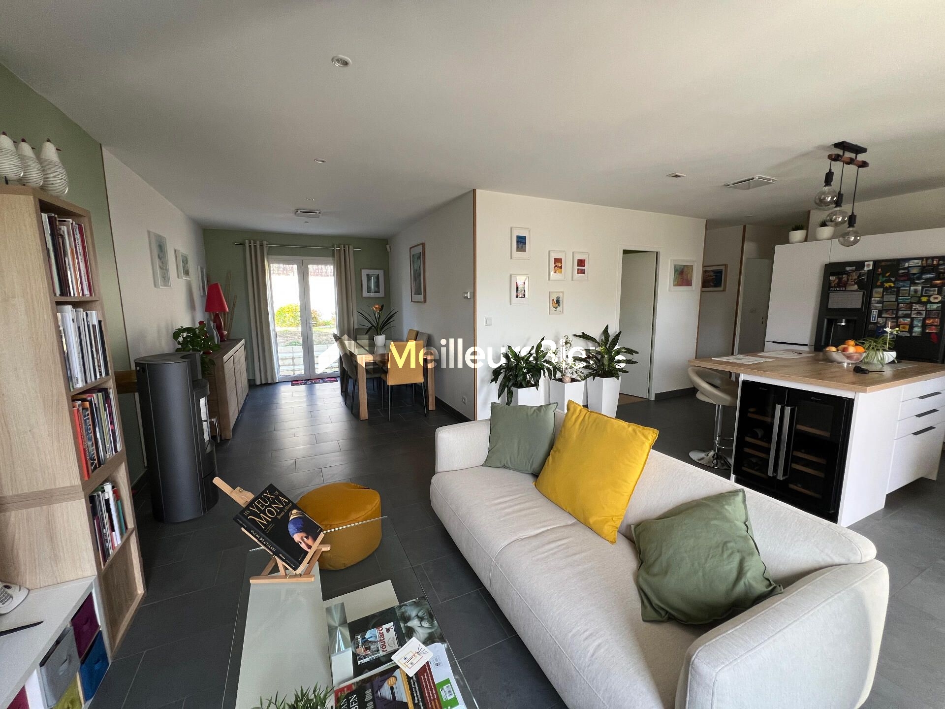 Maison individuelle de plain pied, 3 chambres, Garage et joli jardin !