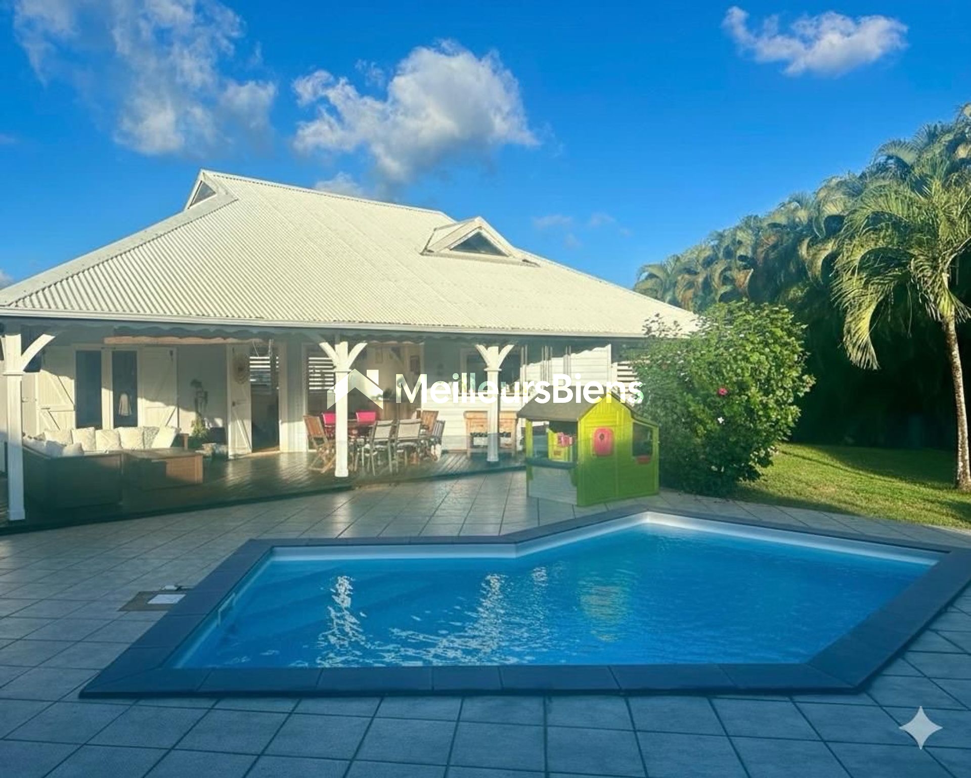 Maison T5 avec grande mezzanine, piscine et terrasse, en EXCLUSIVITE