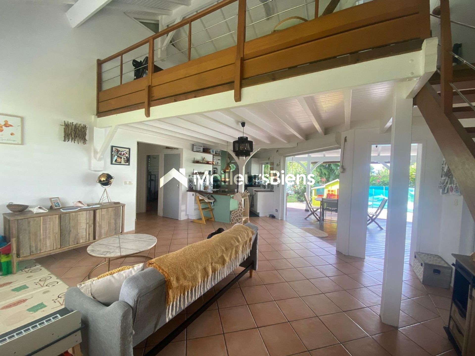 Maison T5 avec grande mezzanine, piscine et terrasse, en EXCLUSIVITE