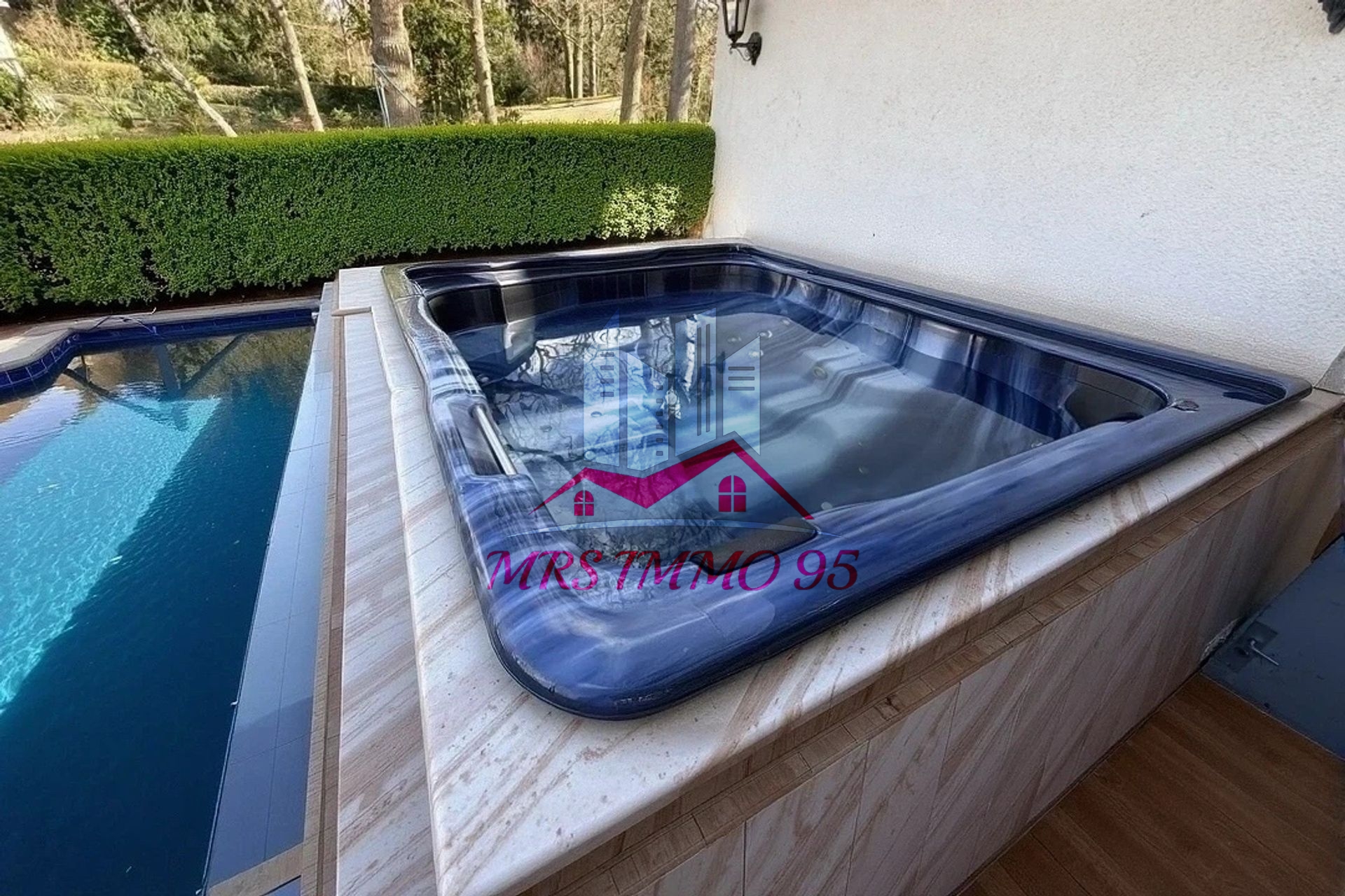 Maison d’architecte de 389 m2 sur terrain de 6000 m2