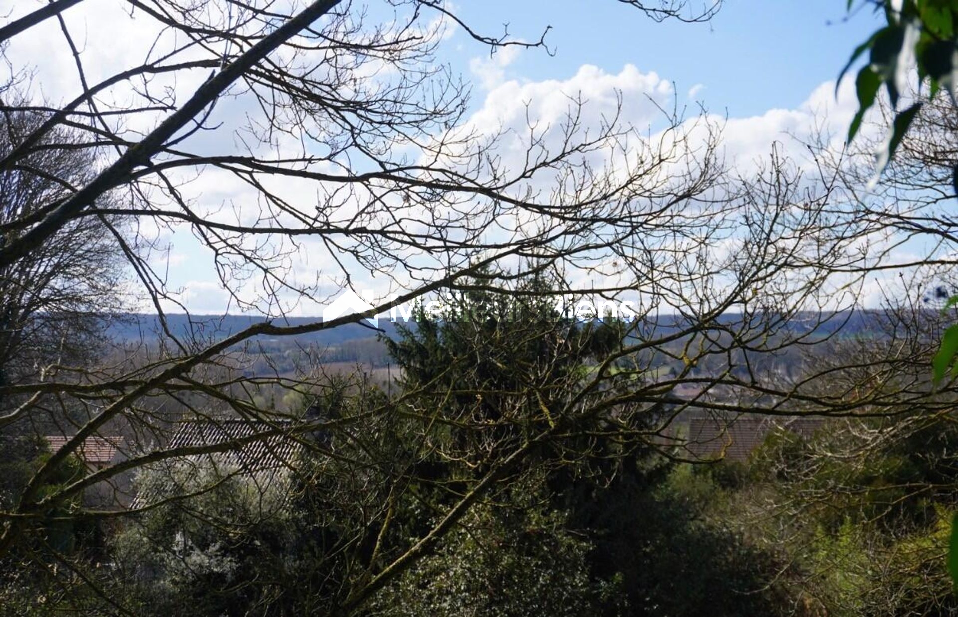 Terrain Verdoyant de 1268m²