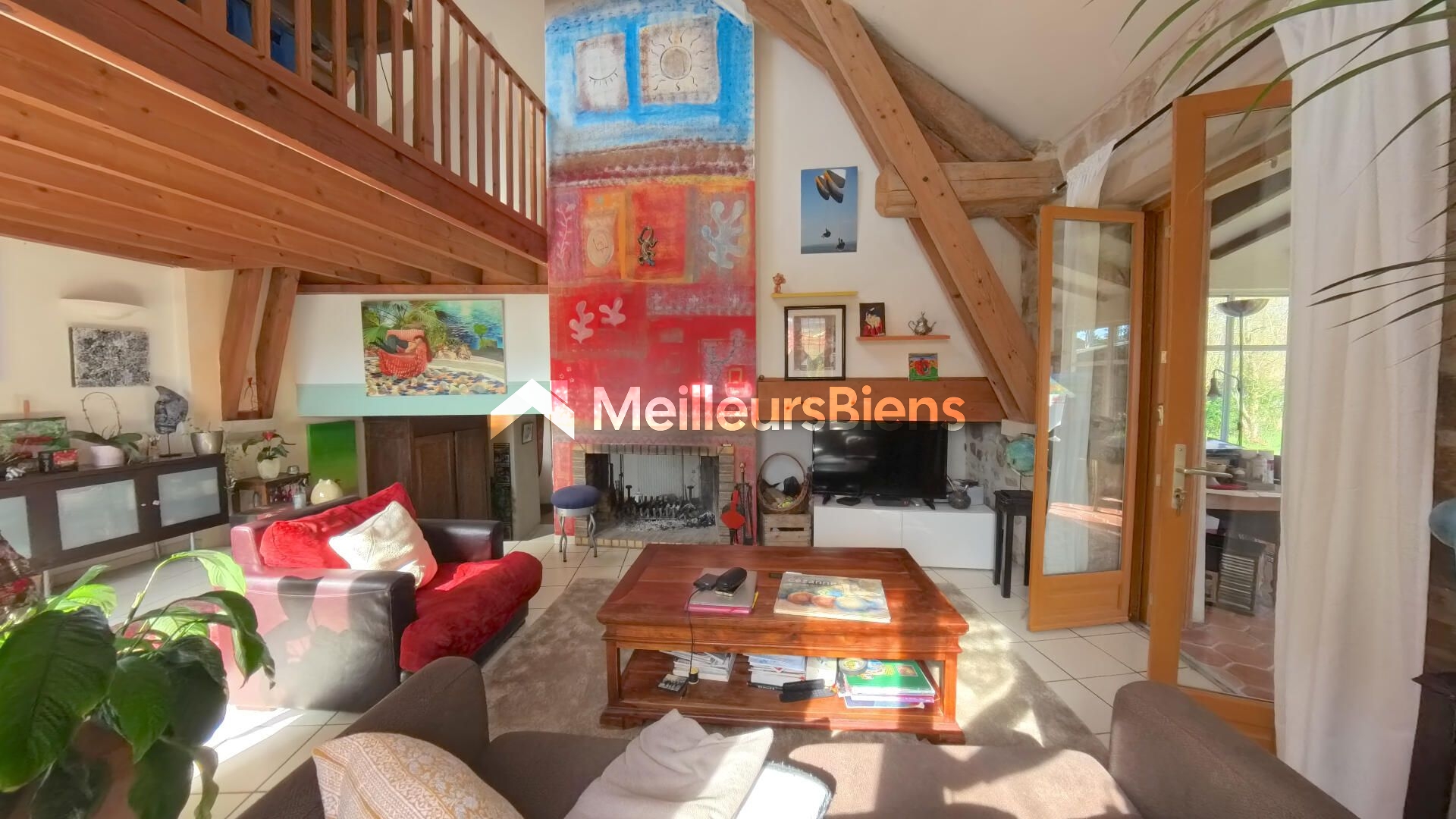Exceptionnel :  Propriété de caractère sur une parcelle généreuse de 795 m², offrant un cadre de vie paisible et aéré. Idéale pour ceux qui recherchent une maison qui a une âme, du volume et de la clarté.