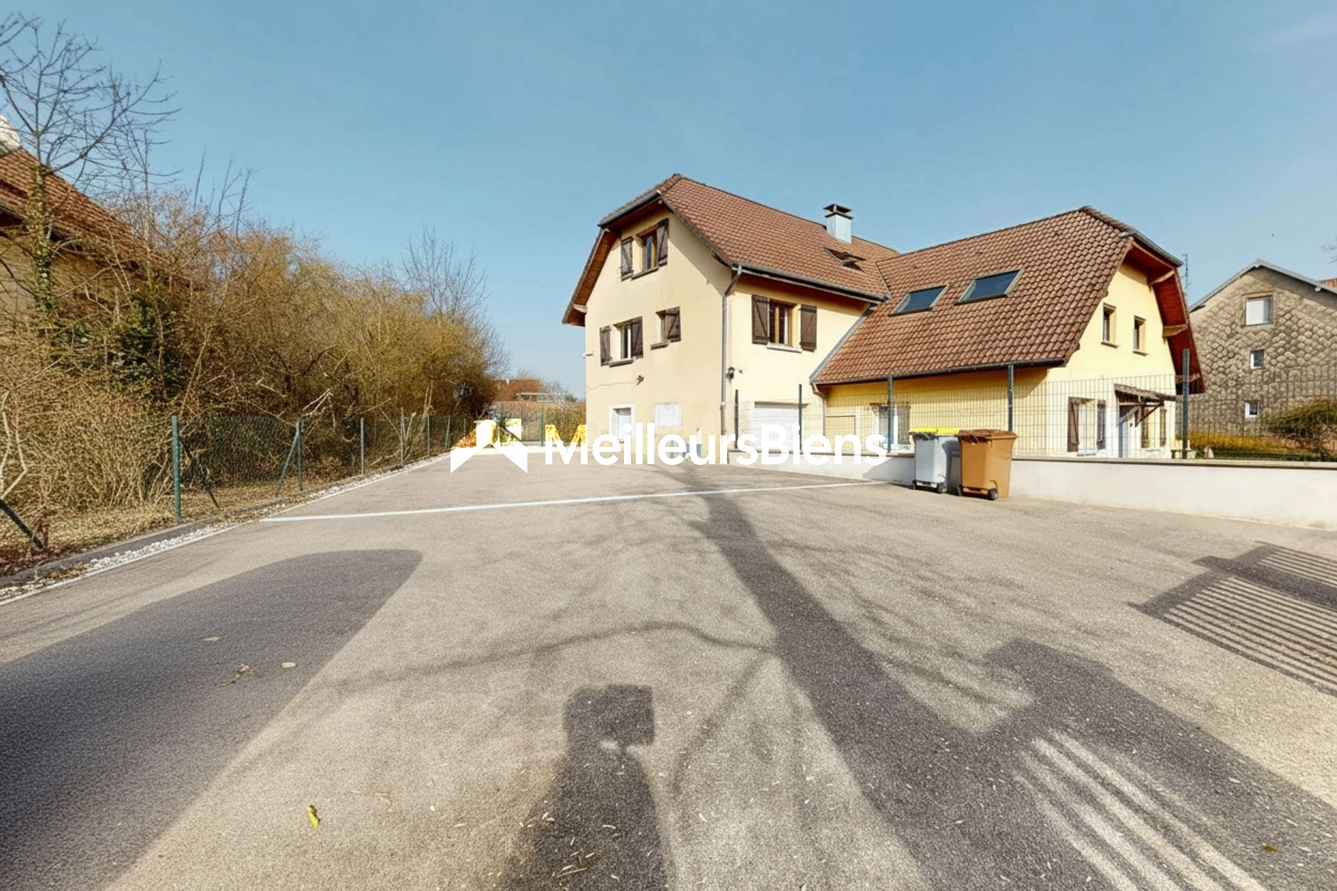 Appartement en duplex de 178m2 avec cour et terrain privatif