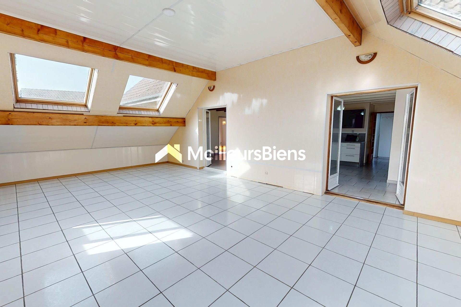 Appartement en duplex de 178m2 avec cour et terrain privatif
