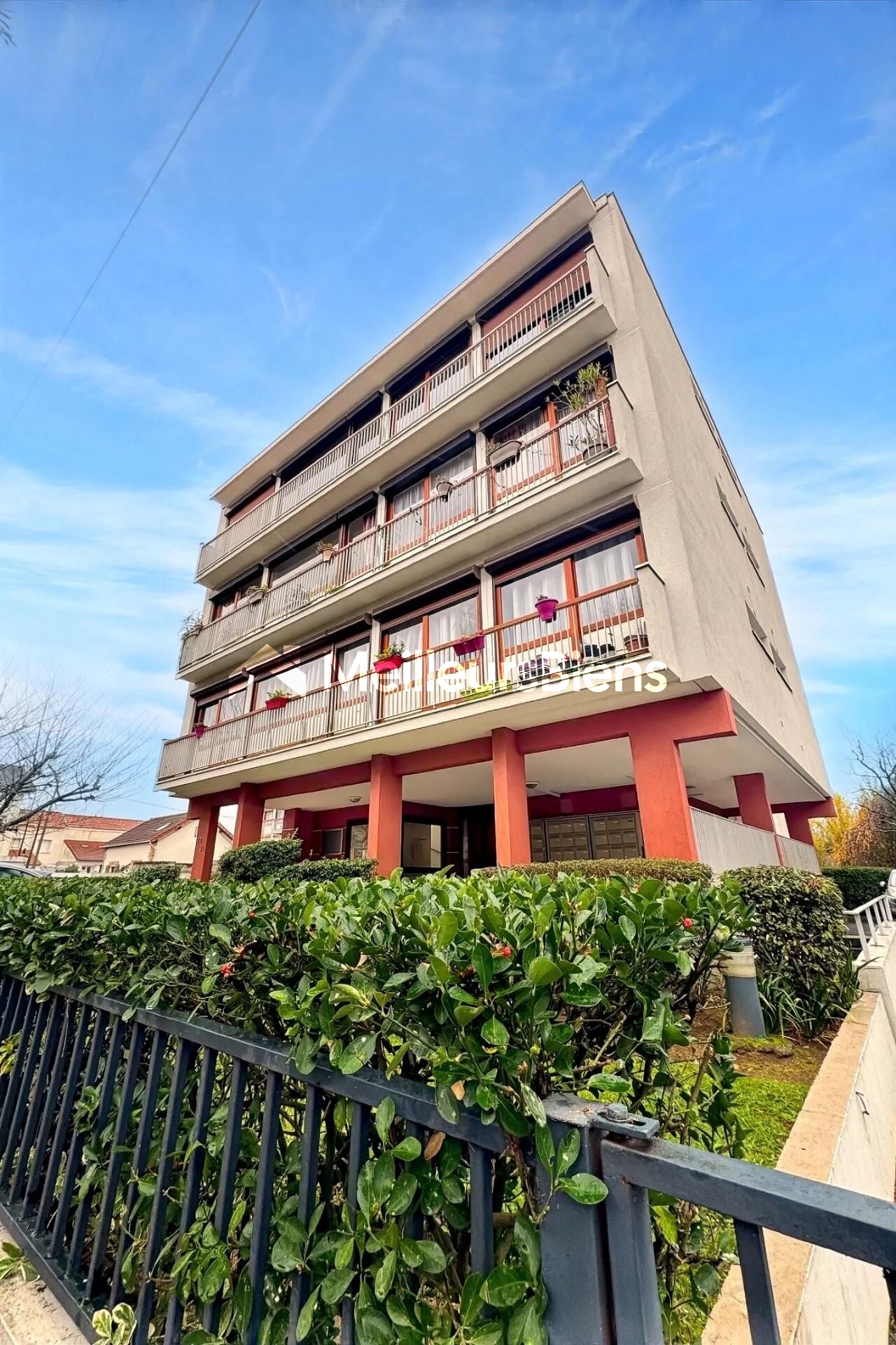 Dernier étage! Très lumineux... Joli F3 de 58m2 + Balcon + Cave!