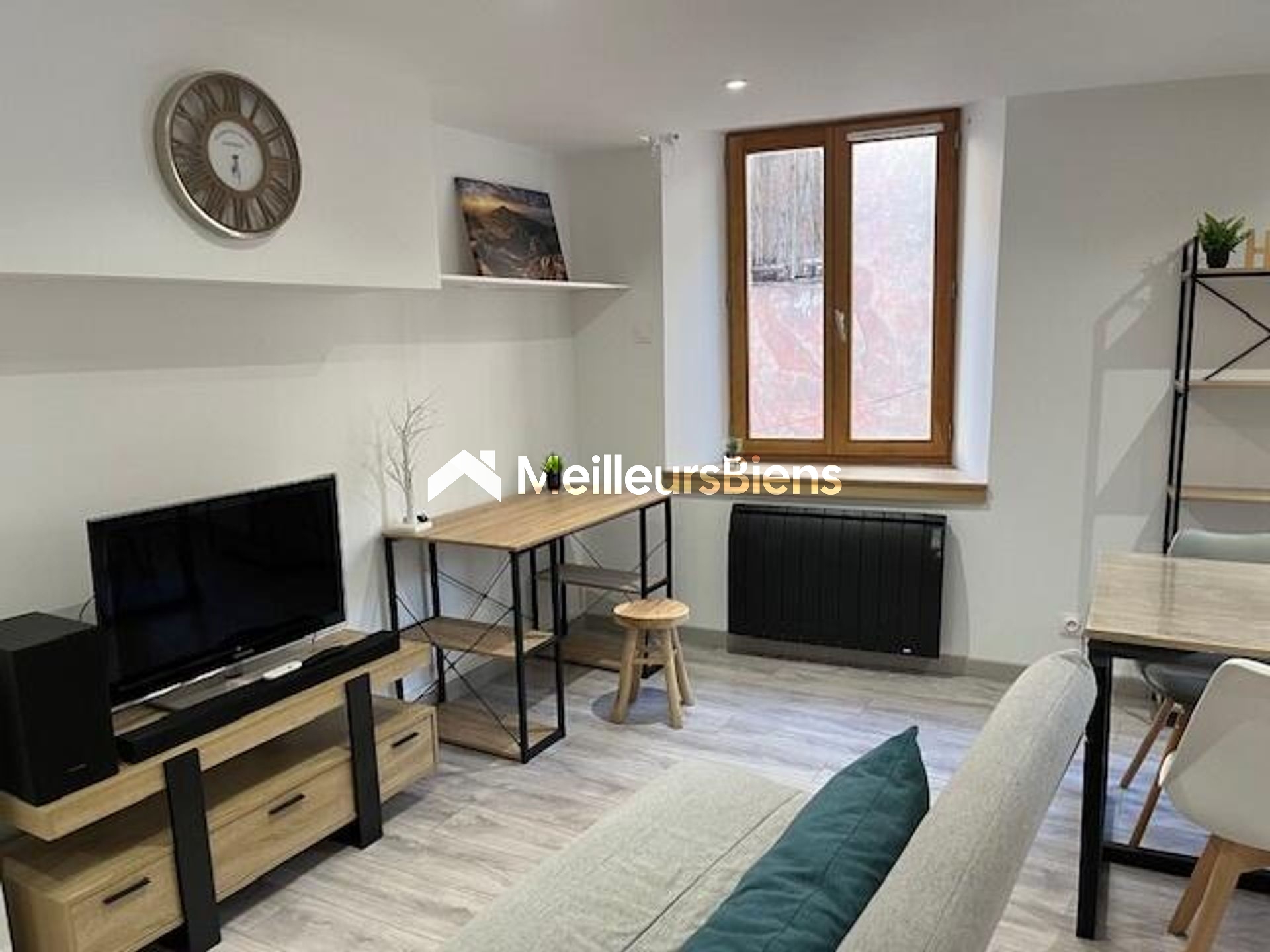Charmant appartement T2 à la location meublée, moderne et chaleureux avec casier de rangement