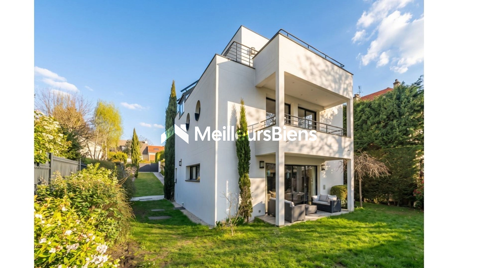 Maison d’architecte inspirée des années 30 avec jardin