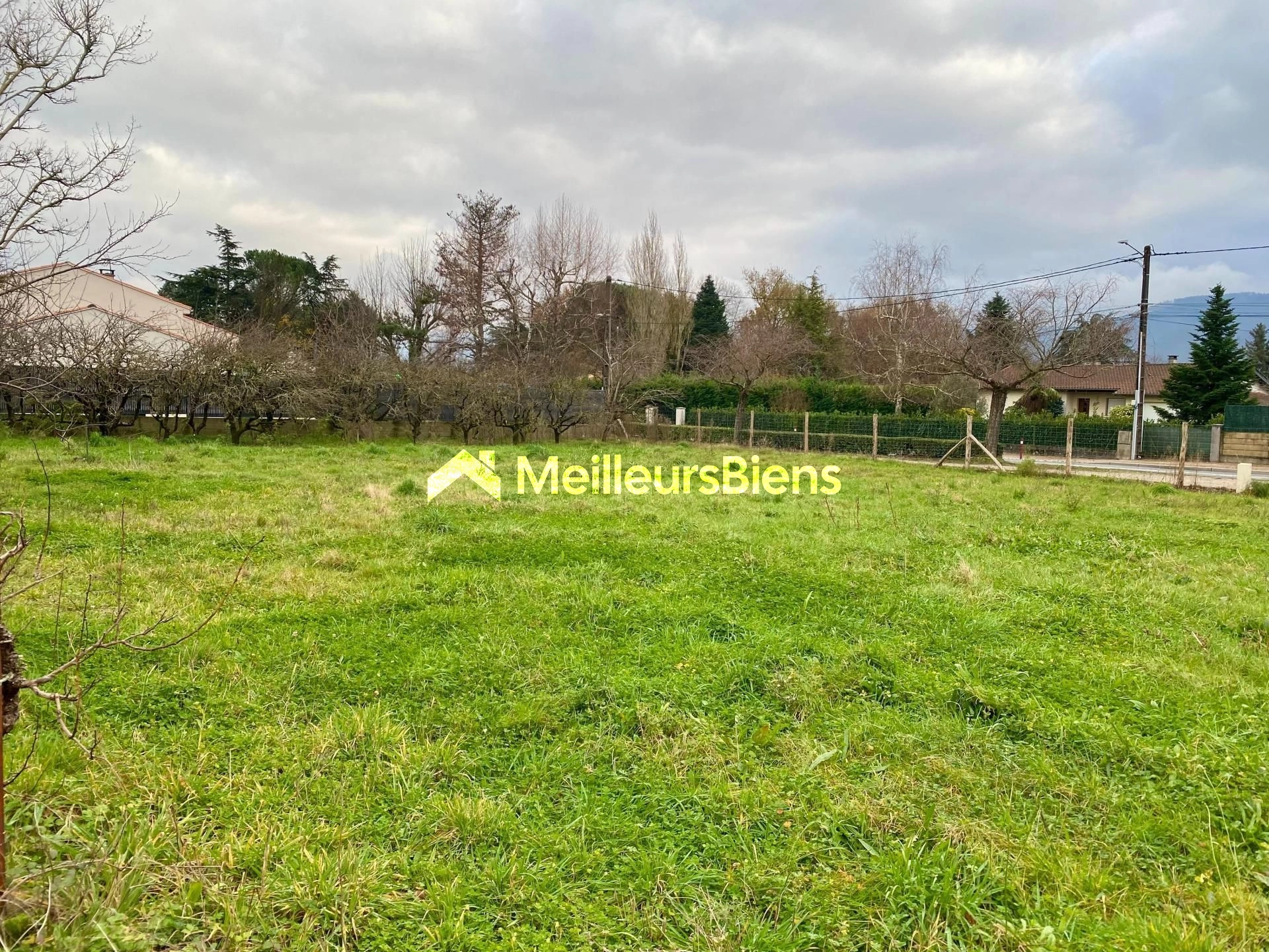 terrain a batir 750 m² constructible