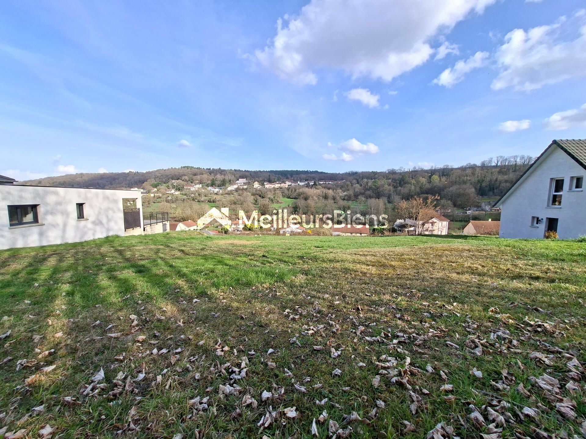 Emplacement privilégié avec vue dominante pour ce très joli terrain de 11,23 ares !