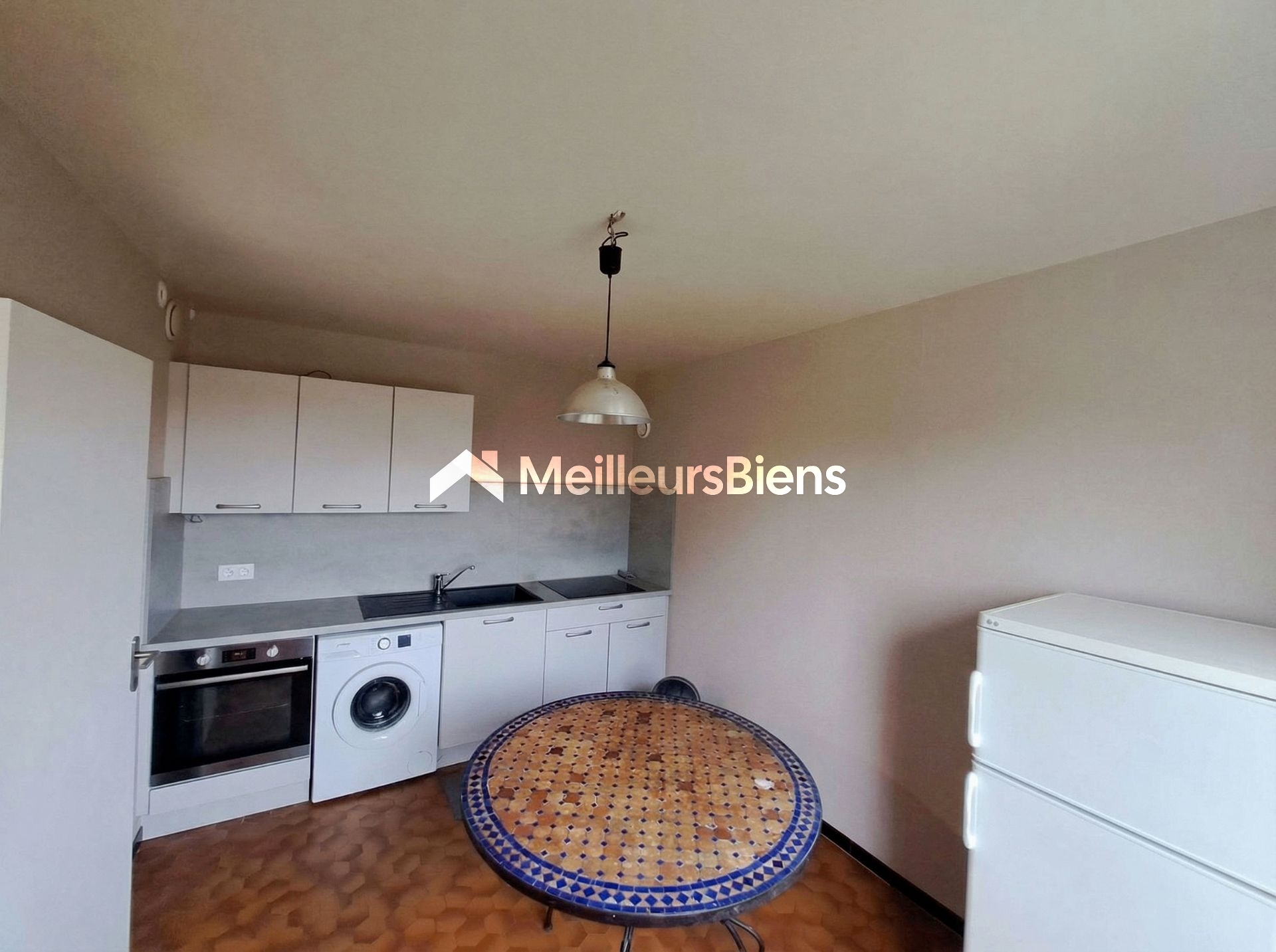 Grand pavillon 160m sur 1210m²