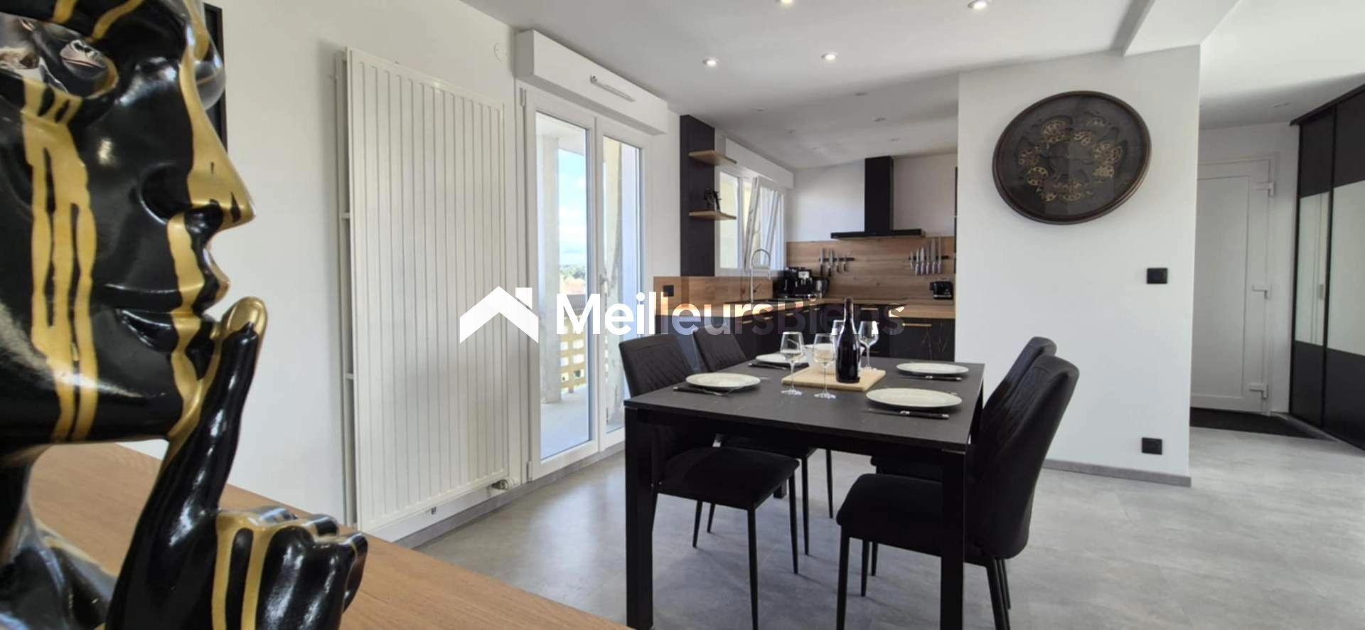 Superbe appartement proche du château et centre ville avec garage.