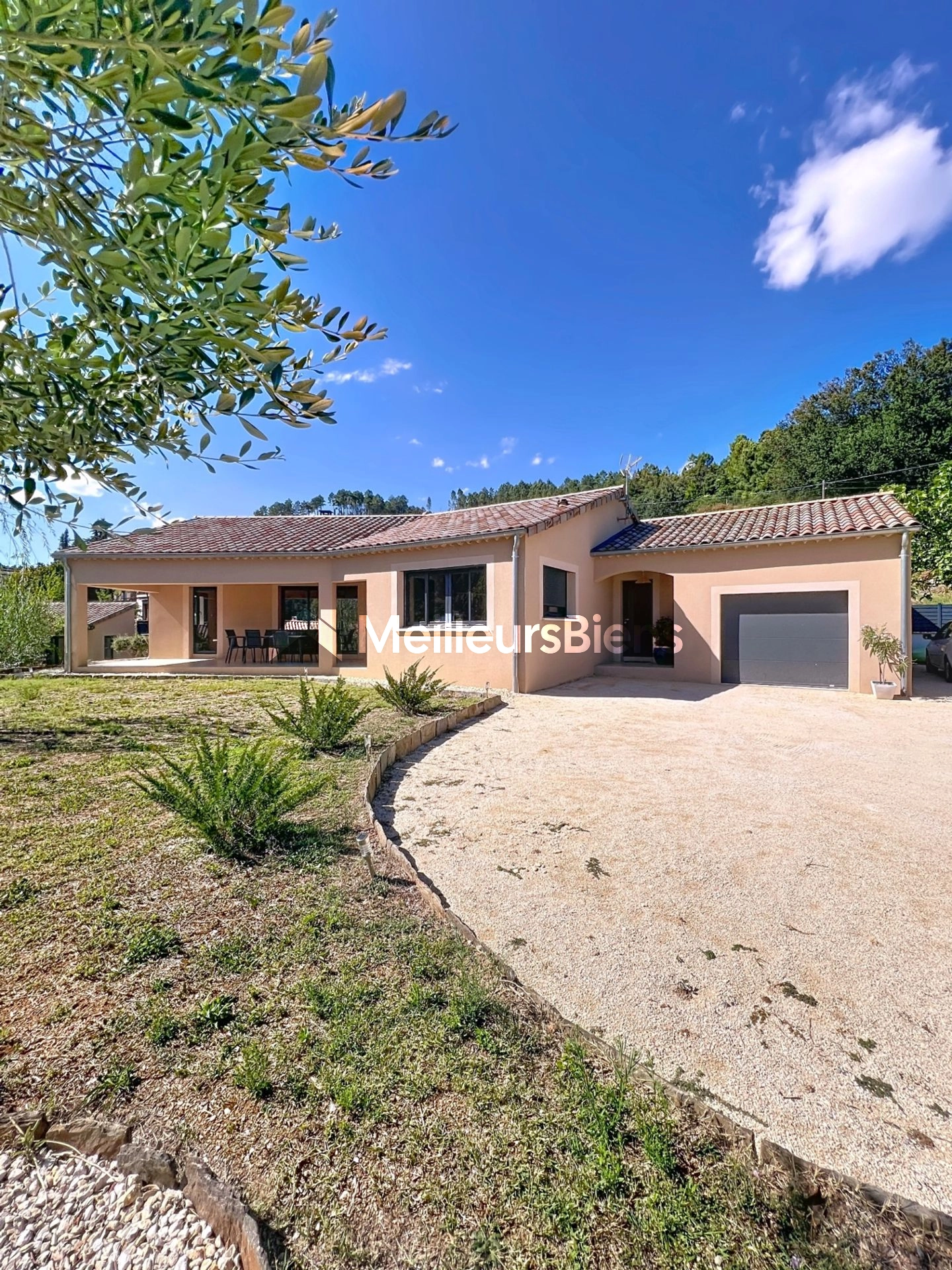 Sud Ardèche / Les Vans : Maison contemporaine 160 m2, Piscine et Pool house, jardin