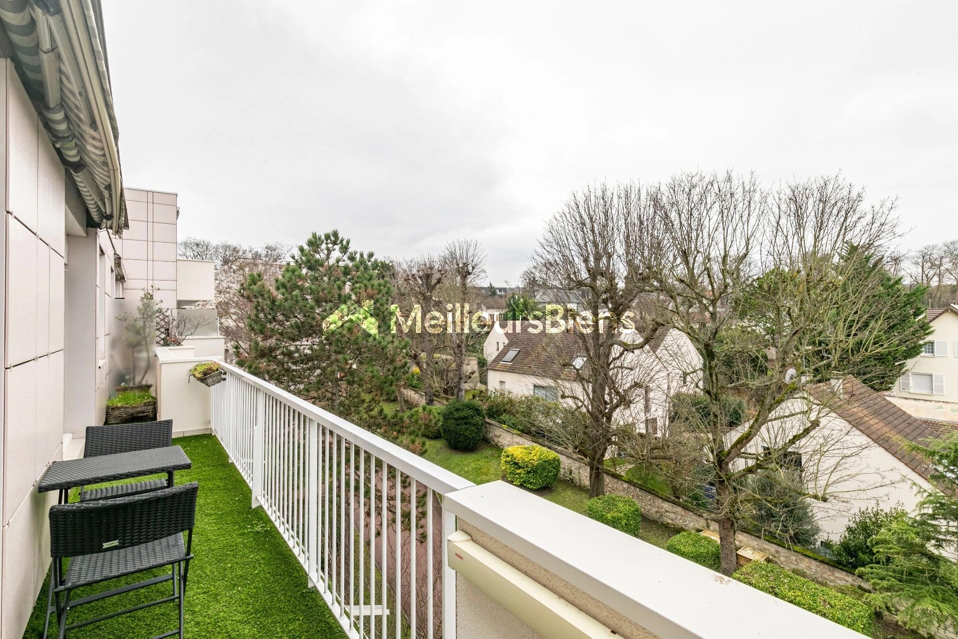 RUEIL-MALMAISON - CENTRE VILLE BOIS PREAU - APPARTEMENT DE 50 M² - 1 CHAMBRE - DERNIER ETAGE - PARKING - CAVE -